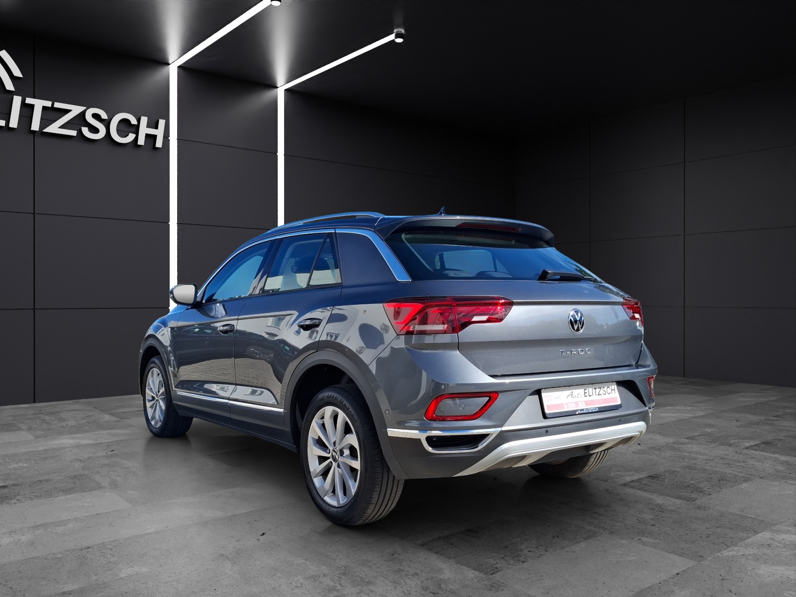 Fahrzeugabbildung Volkswagen T-Roc TSI Style DSG STH LED AHK Navi AID ACC RFK SH