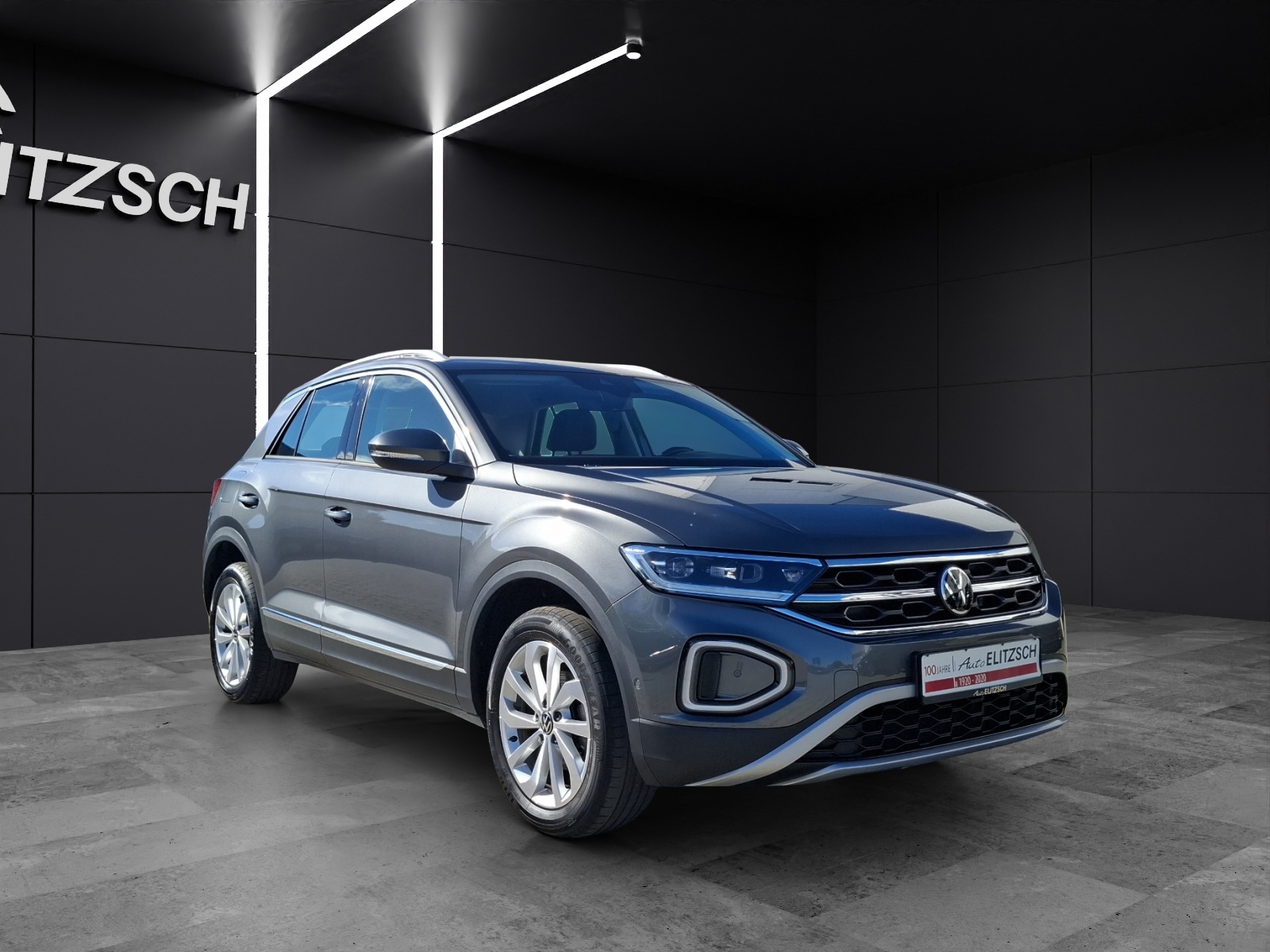 Fahrzeugabbildung Volkswagen T-Roc TSI Style DSG STH LED AHK Navi AID ACC RFK SH