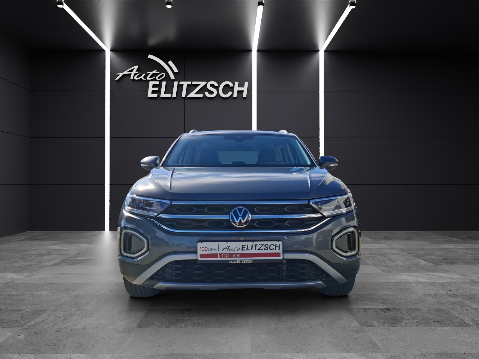 Fahrzeugabbildung Volkswagen T-Roc TSI Style DSG STH LED AHK Navi AID ACC RFK SH