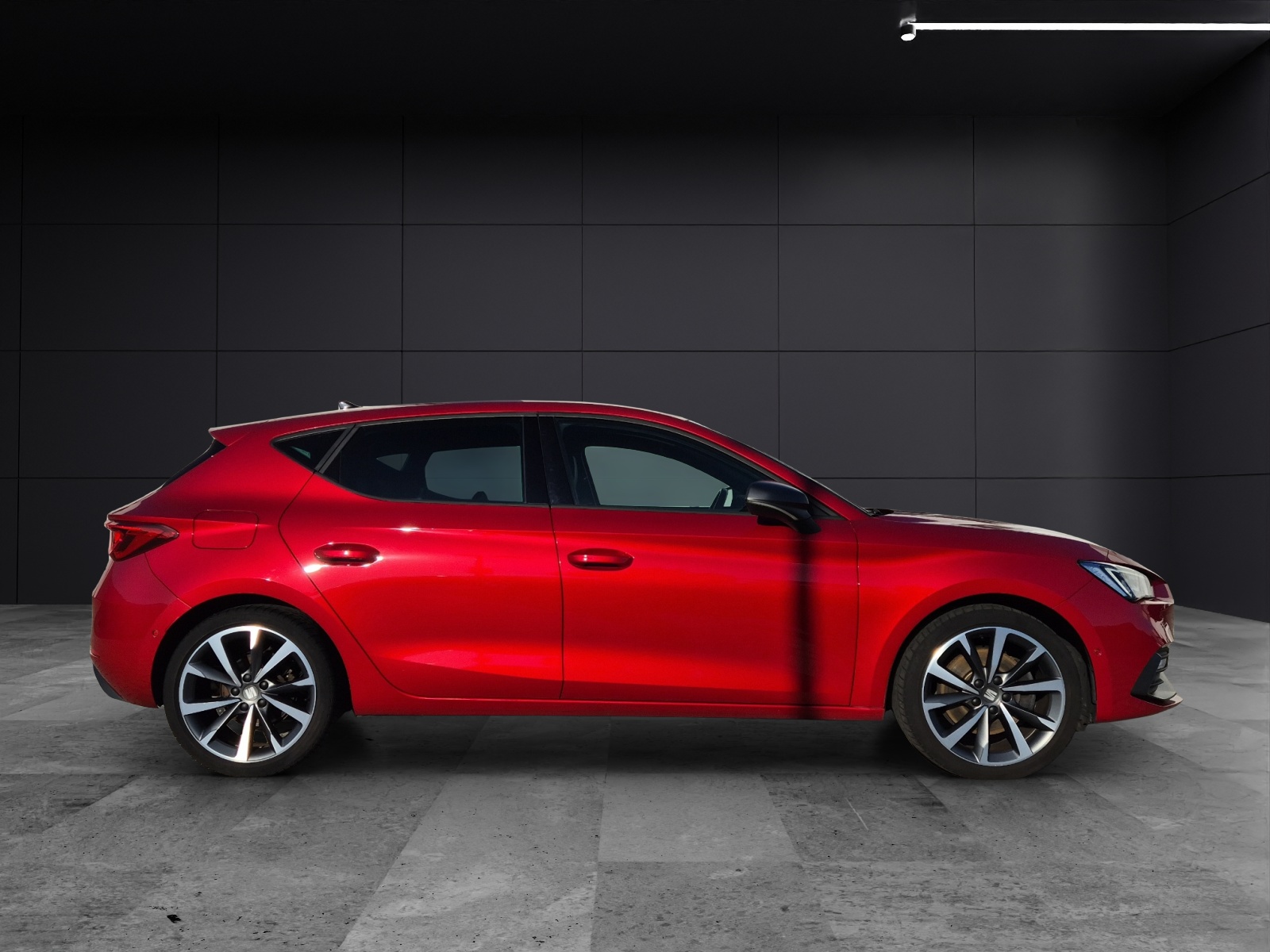Fahrzeugabbildung SEAT Leon eTSI FR-Line DSG LED Navi ACC RFK SH 18