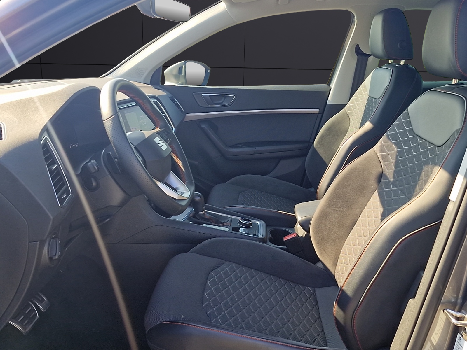 Fahrzeugabbildung SEAT Ateca FR 4Drive LED Navi ACC STHZ RFK SHZ