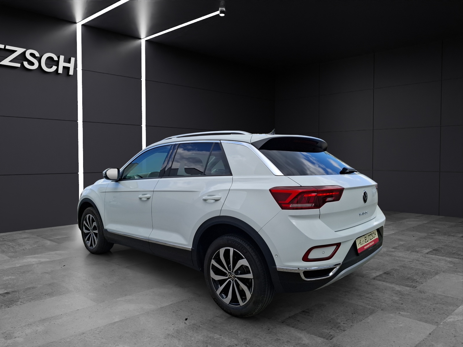 Fahrzeugabbildung Volkswagen T-Roc TSI Style DSG LED plus Navi AID ACC RFK SH