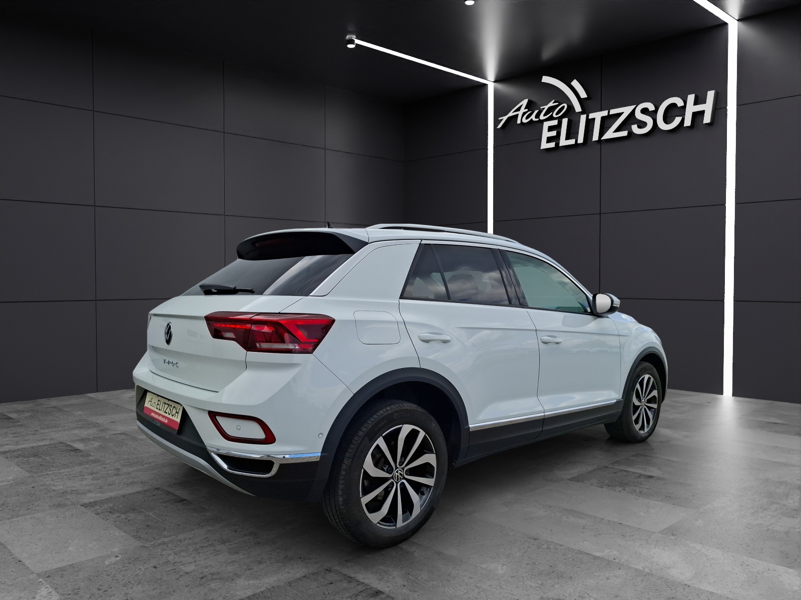 Fahrzeugabbildung Volkswagen T-Roc TSI Style DSG LED plus Navi AID ACC RFK SH