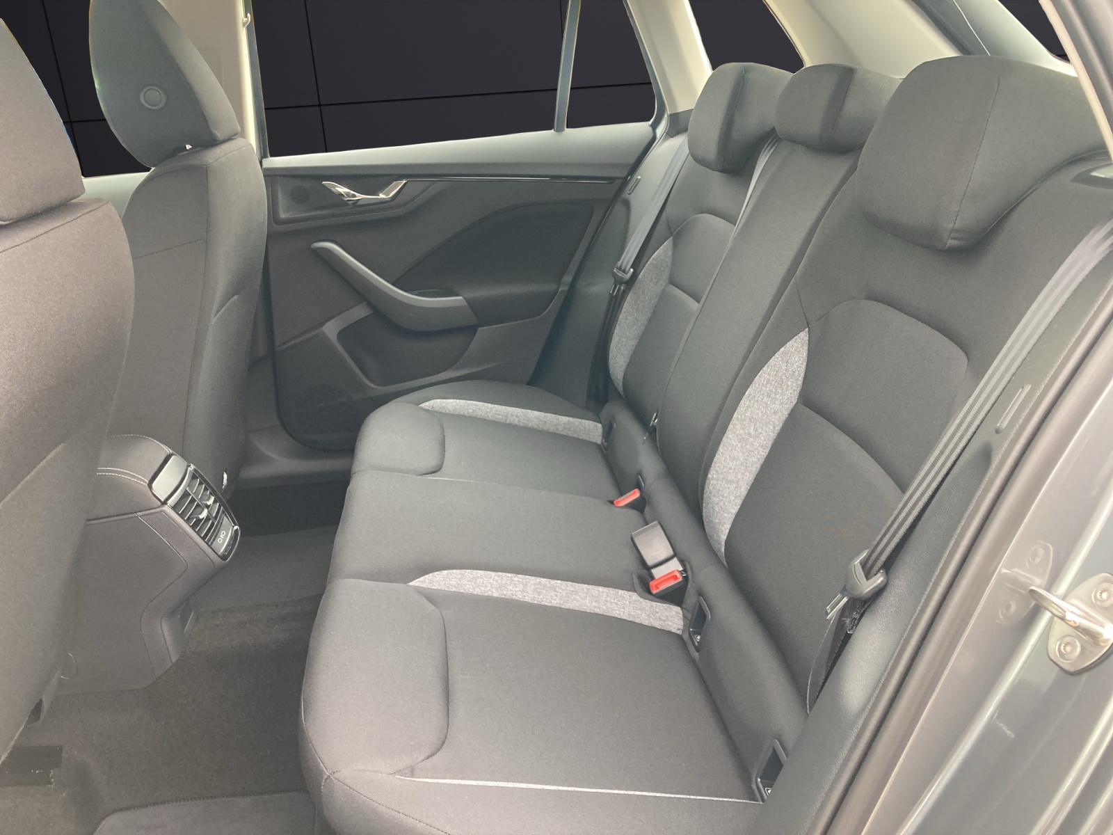 Fahrzeugabbildung SKODA Kamiq 1.0 TSI Essence DSG SHZ, LED, AHZV