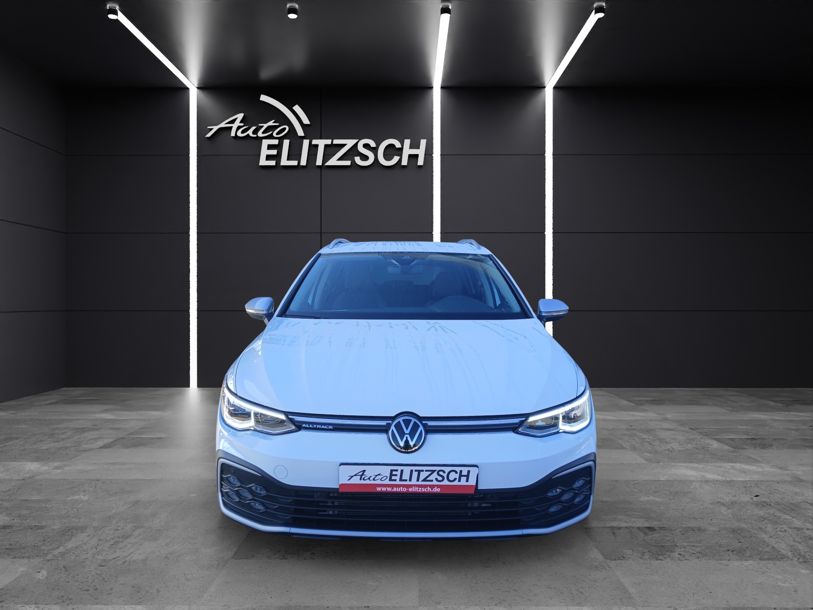 Fahrzeugabbildung Volkswagen Golf VIII Variant TDI Alltrack DSG 4M Matrix Navi AID ACC RFK SH 18