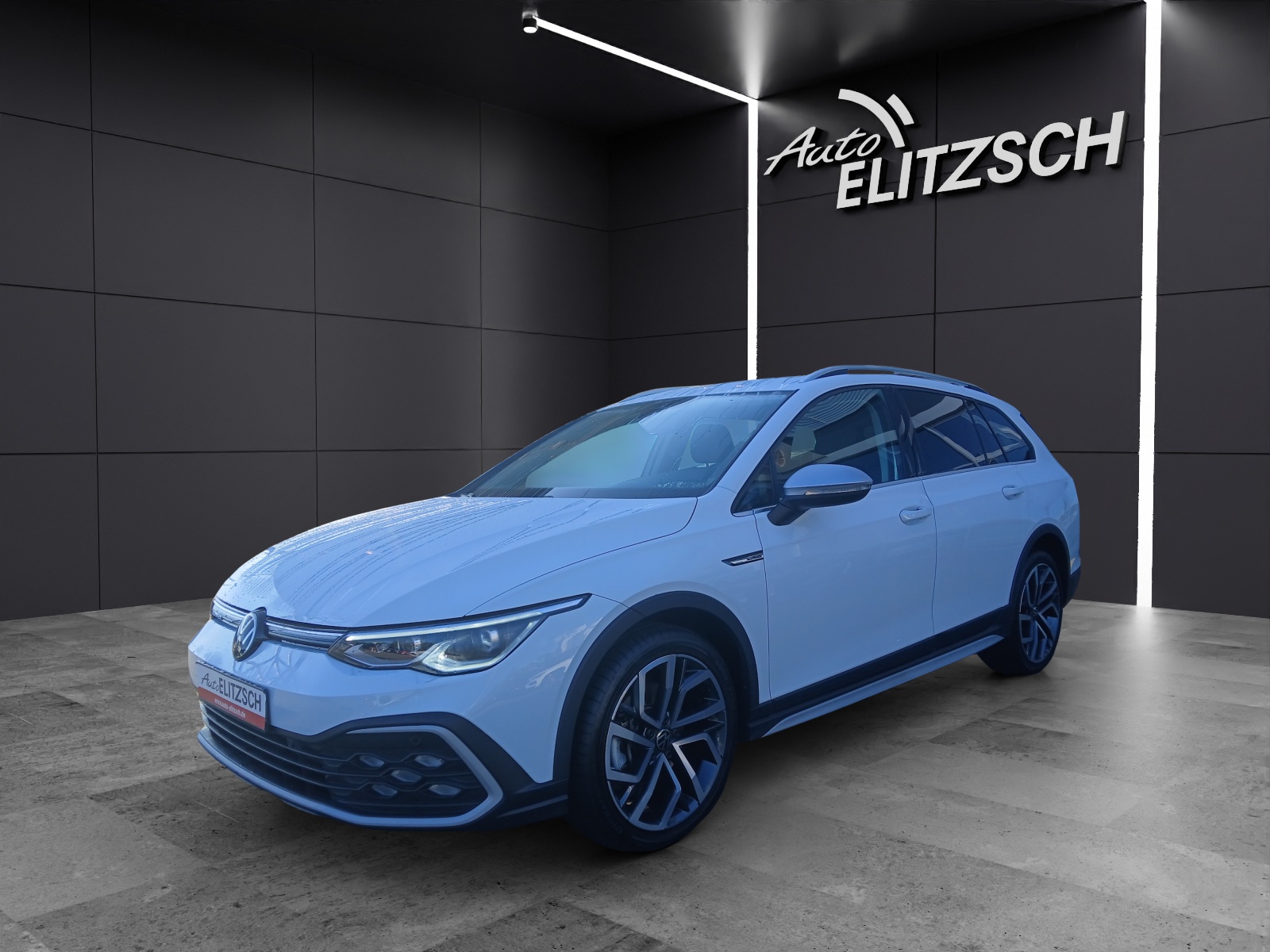 Fahrzeugabbildung Volkswagen Golf VIII Variant TDI Alltrack DSG 4M Matrix Navi AID ACC RFK SH 18