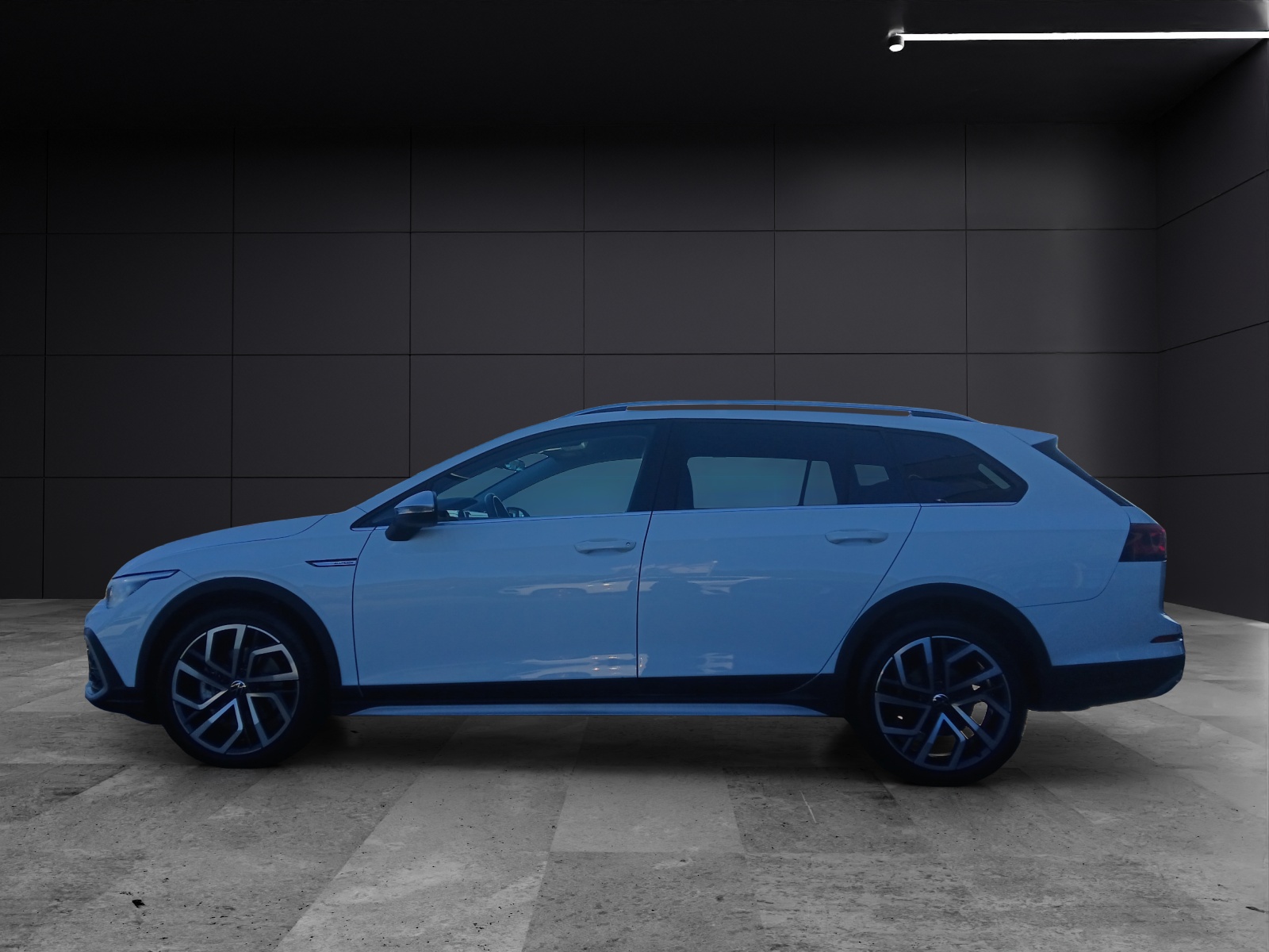 Fahrzeugabbildung Volkswagen Golf VIII Variant TDI Alltrack DSG 4M Matrix Navi AID ACC RFK SH 18