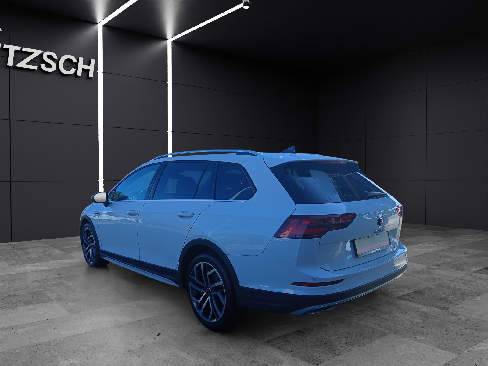 Fahrzeugabbildung Volkswagen Golf VIII Variant TDI Alltrack DSG 4M Matrix Navi AID ACC RFK SH 18