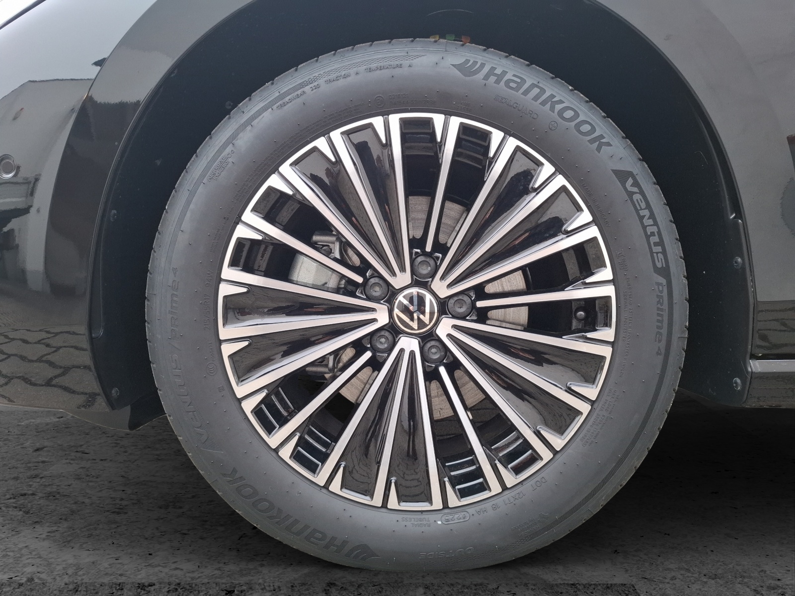 Fahrzeugabbildung Volkswagen Passat Variant TDI Elegance DSG Matrix AHK Navi AID HUD ACC RFK SH