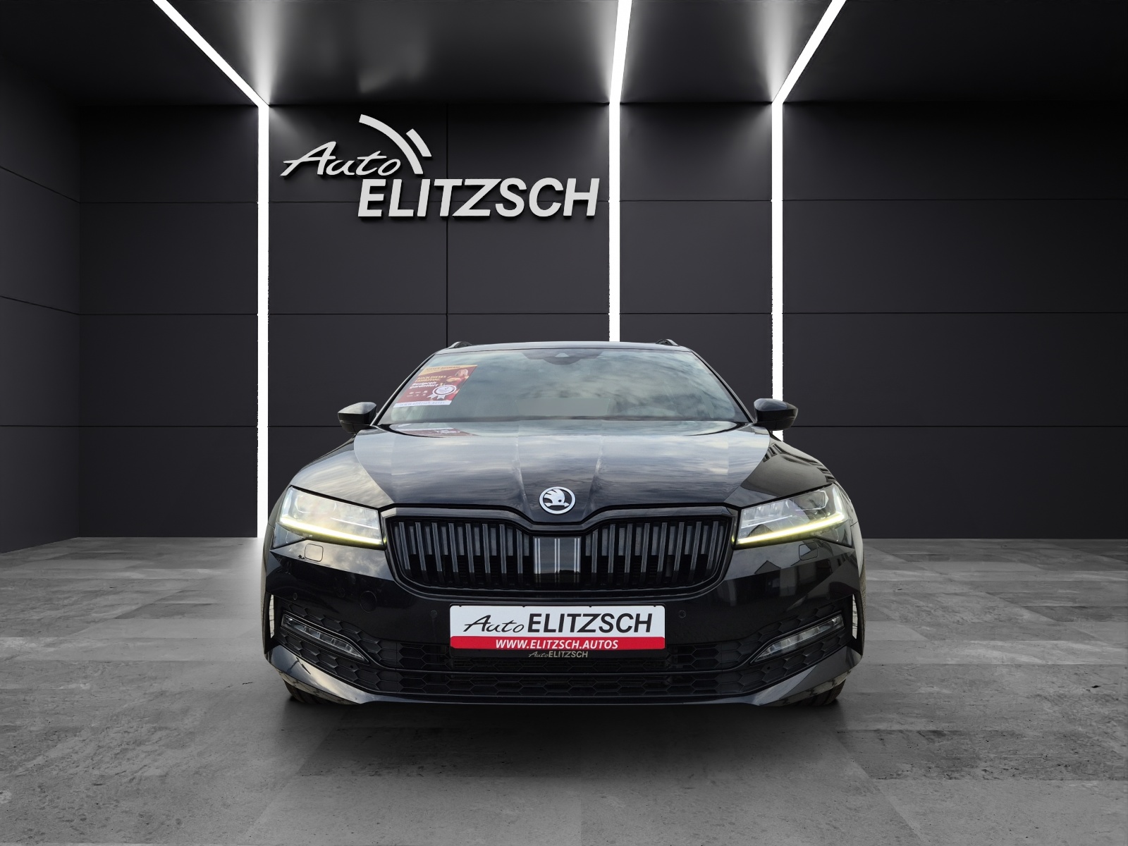 Fahrzeugabbildung SKODA Superb Combi TDI Sportline DSG 4x4 Matrix AHK Navi VC ACC Pano PDC SH 19