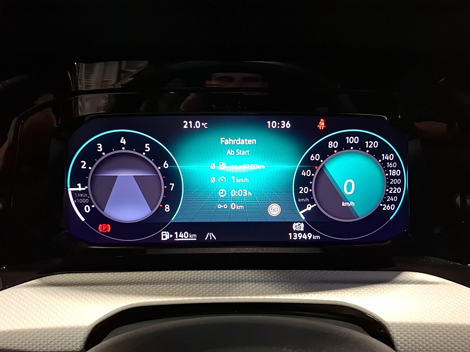 Fahrzeugabbildung Volkswagen Golf VIII TSI Move Matrix Navi AID Pano PDC SH LM