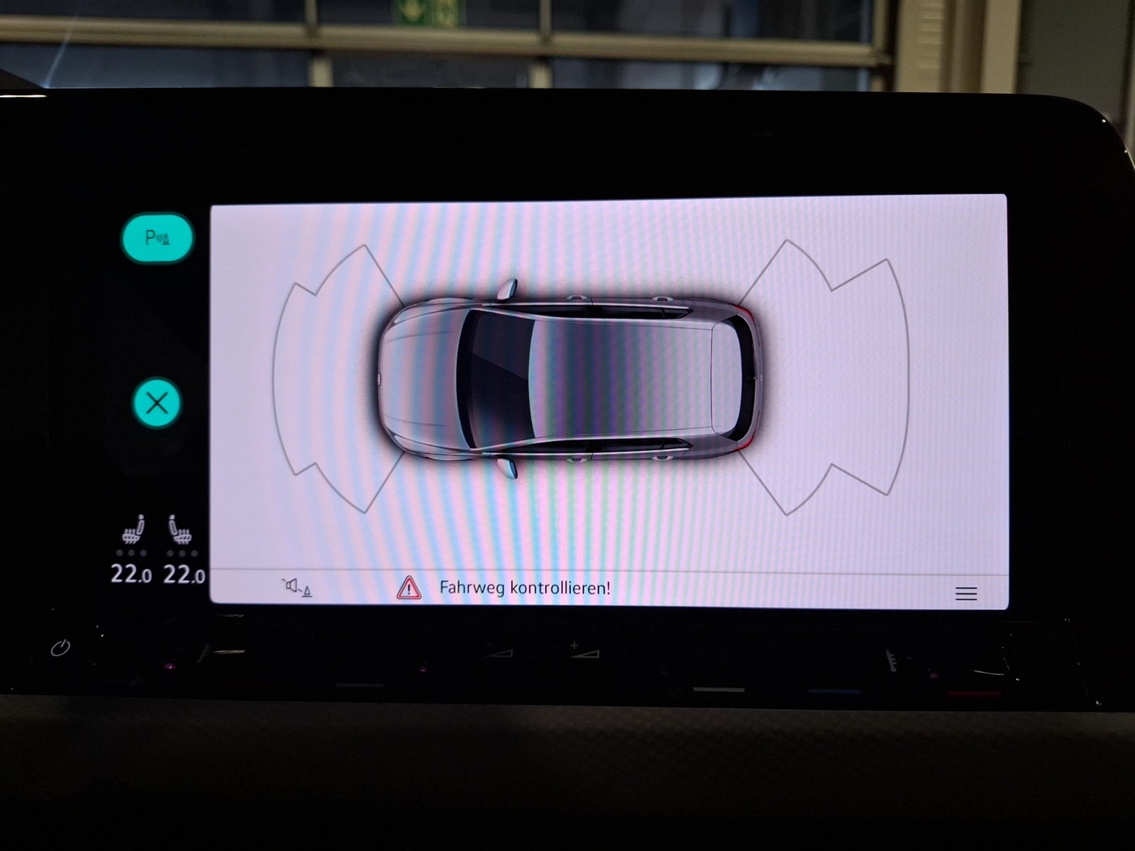 Fahrzeugabbildung Volkswagen Golf VIII TSI Move Matrix Navi AID Pano PDC SH LM