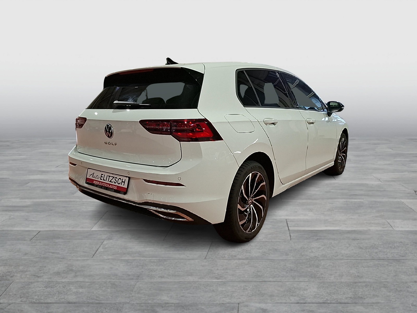 Fahrzeugabbildung Volkswagen Golf VIII TSI Move Matrix Navi AID Pano PDC SH LM