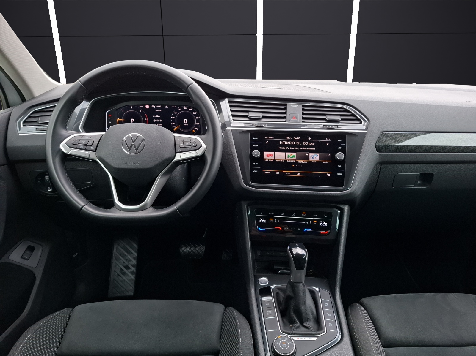 Fahrzeugabbildung Volkswagen Tiguan TDI Elegance DSG 4M Standhzg. Matrix Navi AID ACC RFK SH