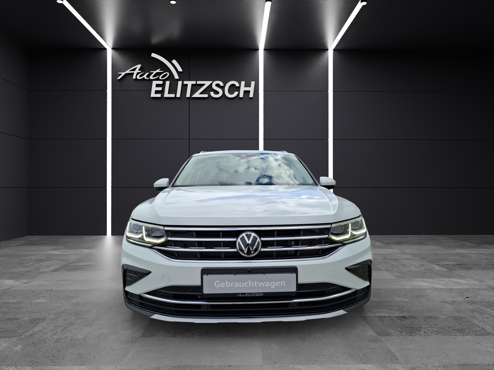 Fahrzeugabbildung Volkswagen Tiguan TDI Elegance DSG 4M Standhzg. Matrix Navi AID ACC RFK SH