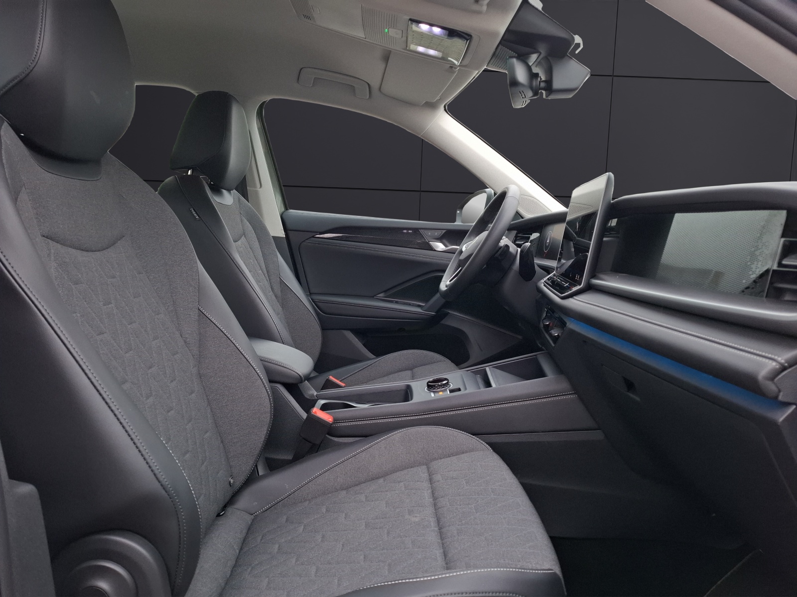 Fahrzeugabbildung Volkswagen Tayron TDI Life DSG 4M LED AHK Navi HUD AID ACC RFK SH