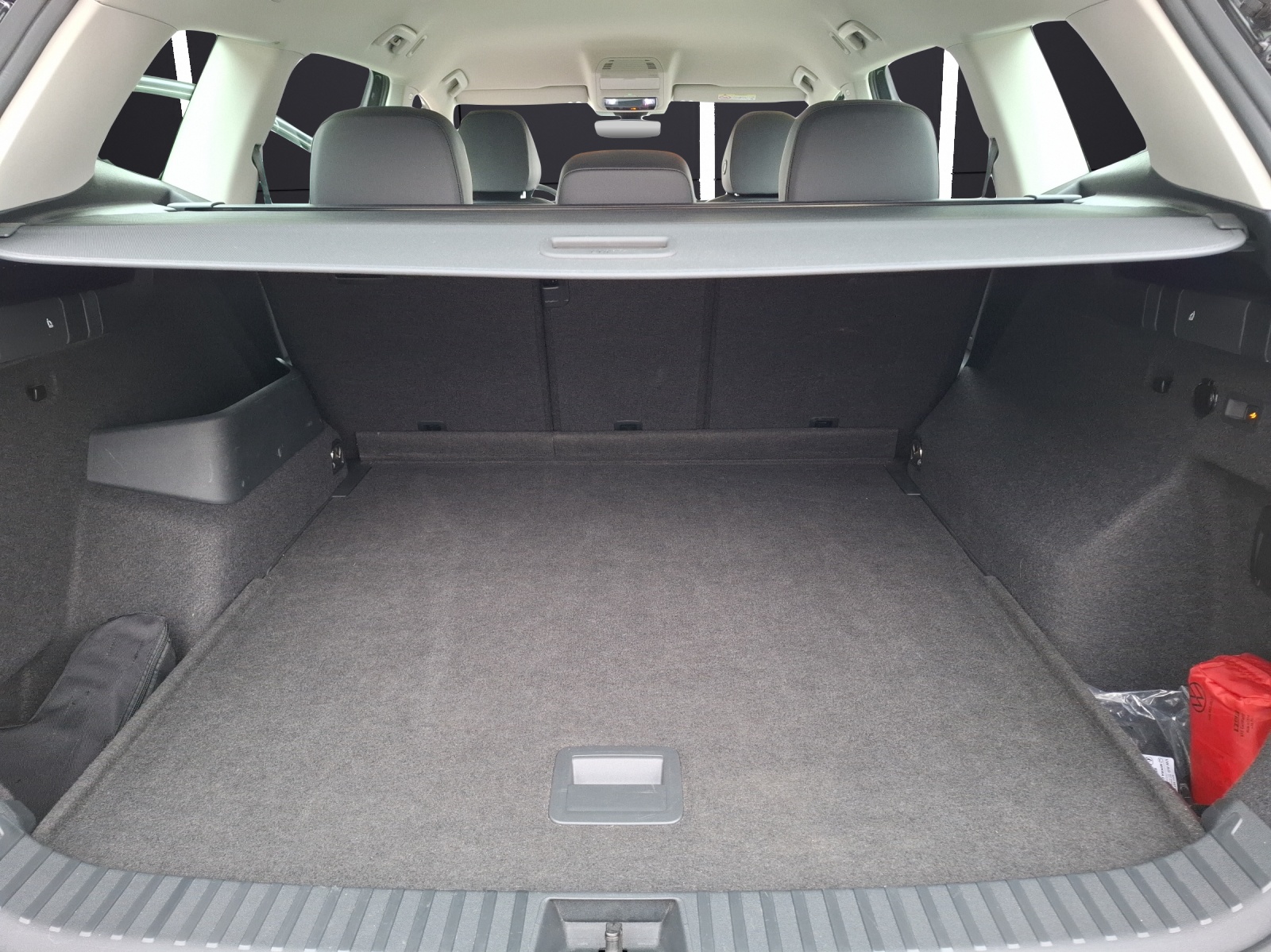 Fahrzeugabbildung Volkswagen Tayron TDI Life DSG 4M LED AHK Navi HUD AID ACC RFK SH