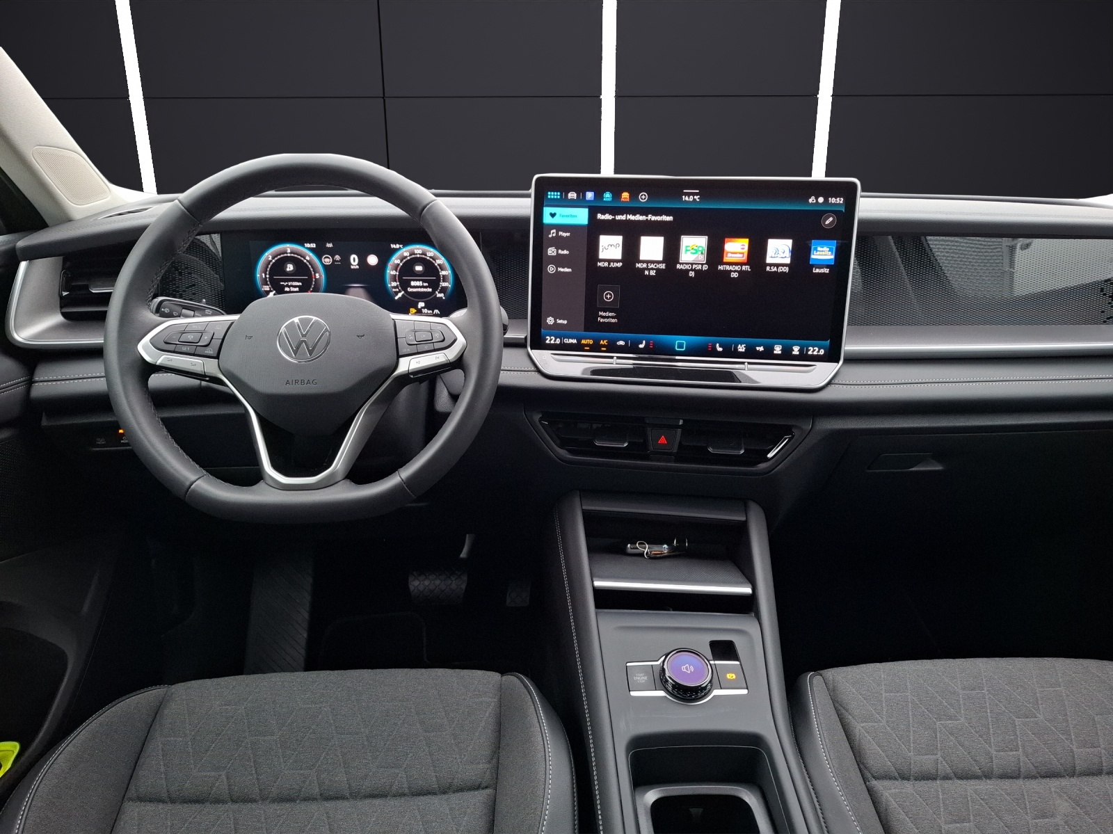 Fahrzeugabbildung Volkswagen Tayron TDI Life DSG 4M LED AHK Navi HUD AID ACC RFK SH