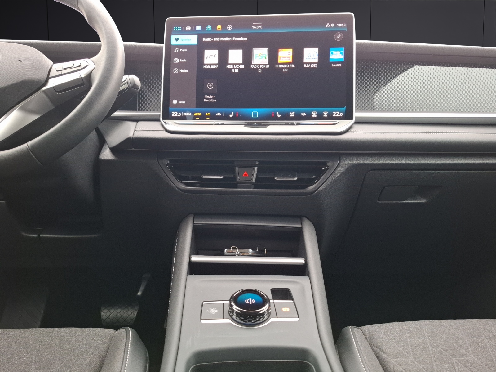 Fahrzeugabbildung Volkswagen Tayron TDI Life DSG 4M LED AHK Navi HUD AID ACC RFK SH