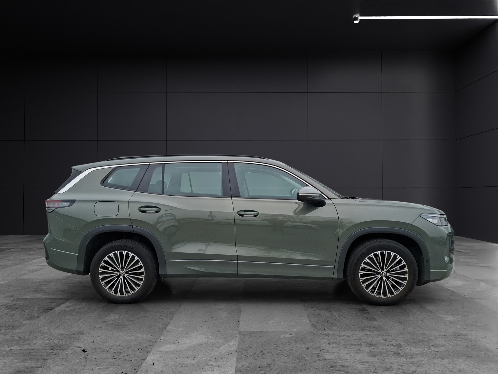 Fahrzeugabbildung Volkswagen Tayron TDI Life DSG 4M LED AHK Navi HUD AID ACC RFK SH