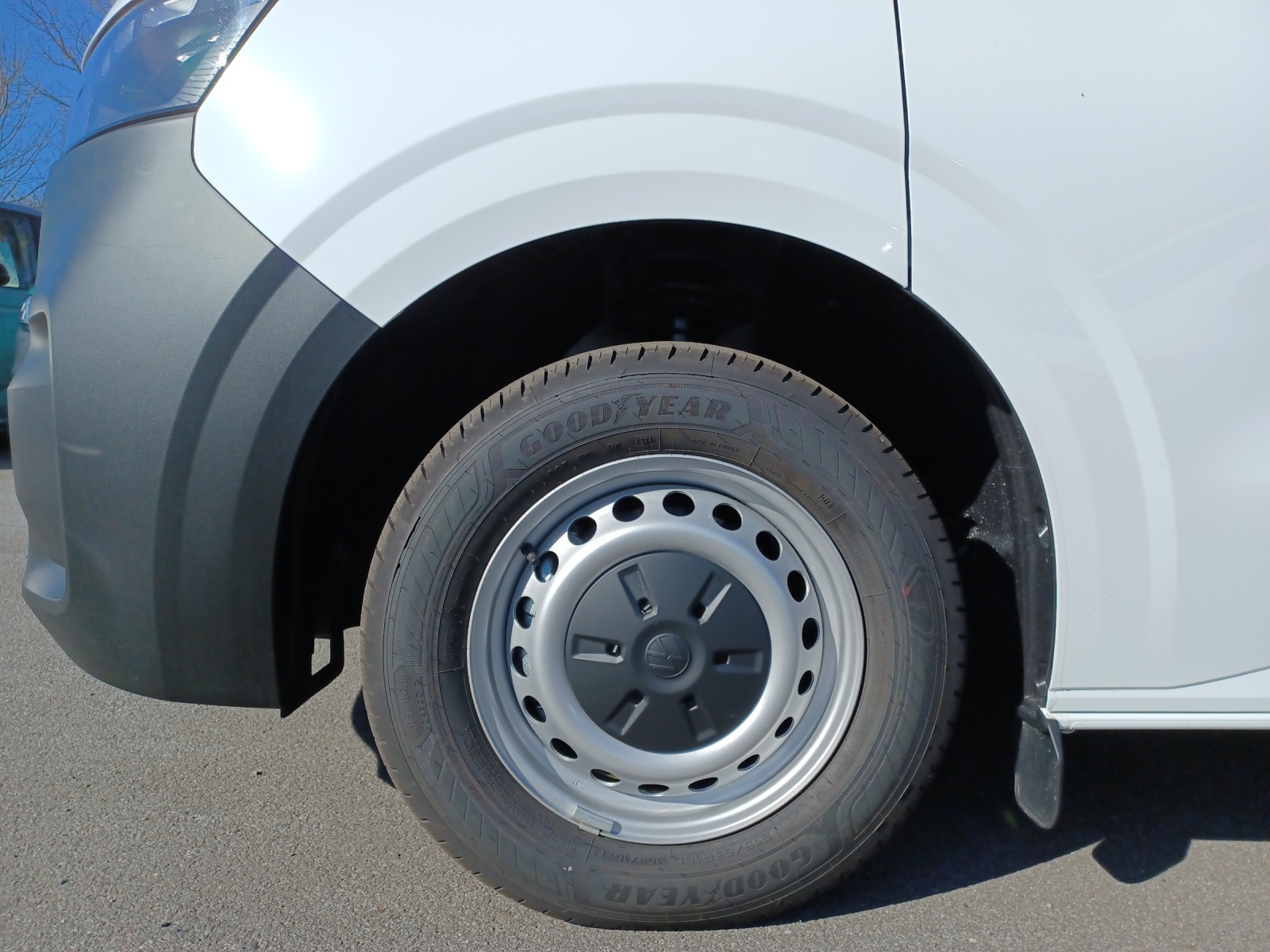 Fahrzeugabbildung Volkswagen Transporter Kasten TDI 110 kW 6-Gang 3100mm AHK LaneAssist