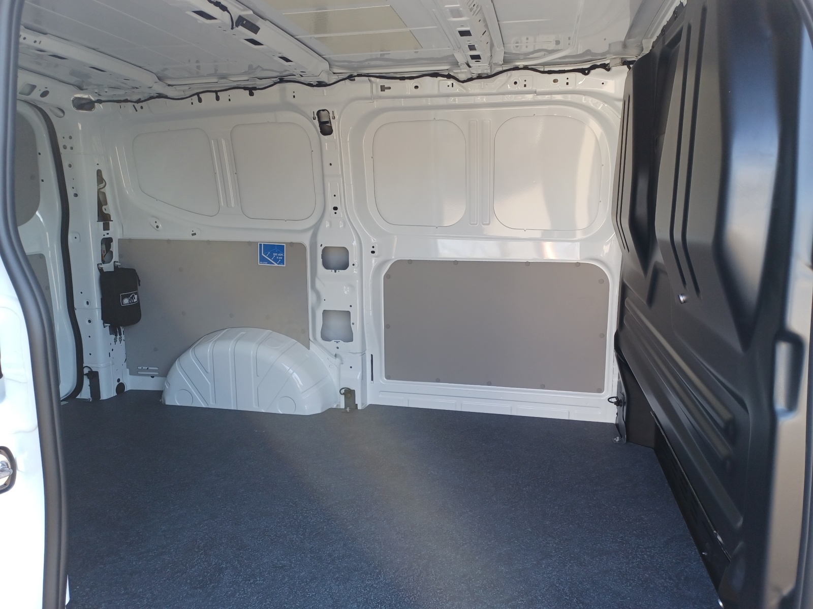 Fahrzeugabbildung Volkswagen Transporter Kasten TDI 110 kW 6-Gang 3100mm AHK LaneAssist