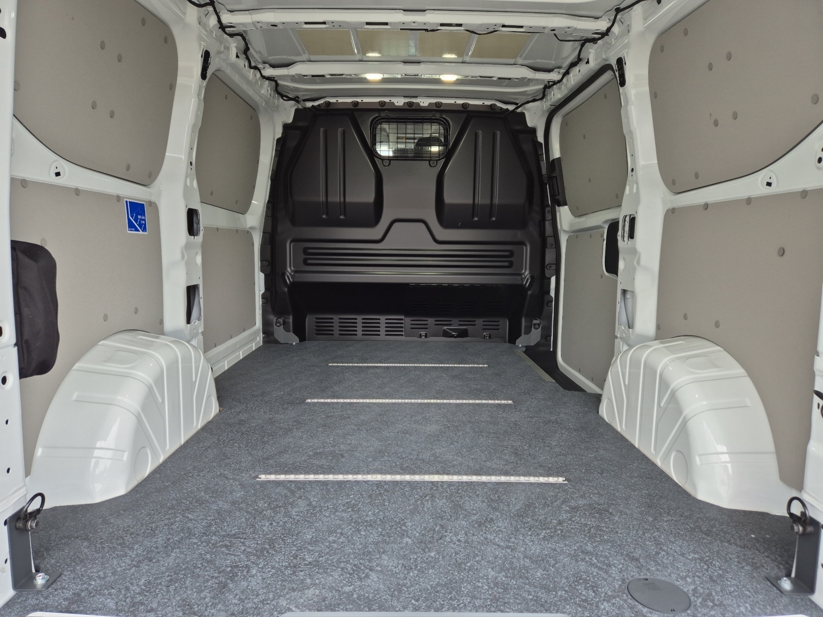 Fahrzeugabbildung Volkswagen Transporter Kasten TDI 81 kW 6-Gang 3100mm AHK