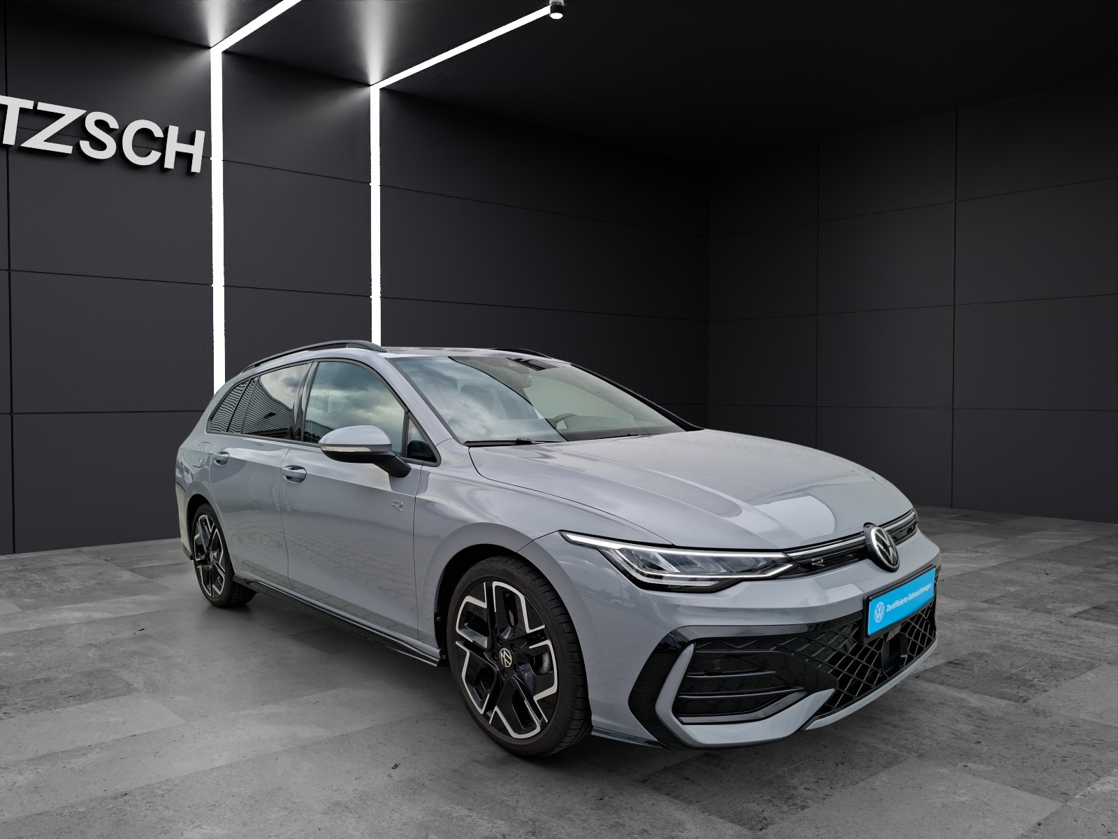 Fahrzeugabbildung Volkswagen Golf VIII Variant eTSI R-Line DSG Standhzg. LED Navi AID ACC RFK SH