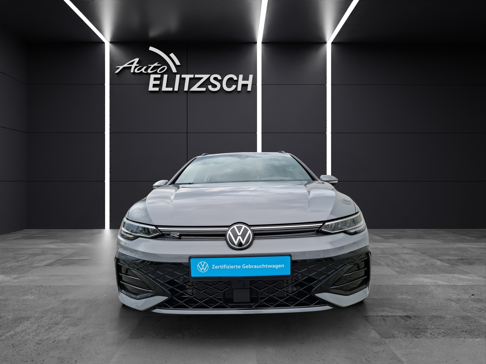 Fahrzeugabbildung Volkswagen Golf VIII Variant eTSI R-Line DSG Standhzg. LED Navi AID ACC RFK SH
