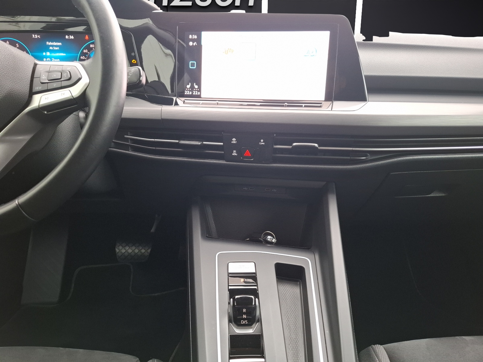 Fahrzeugabbildung Volkswagen Golf VIII Variant eTSI Style DSG LEDplus CarPlay AID ACC PDC SH