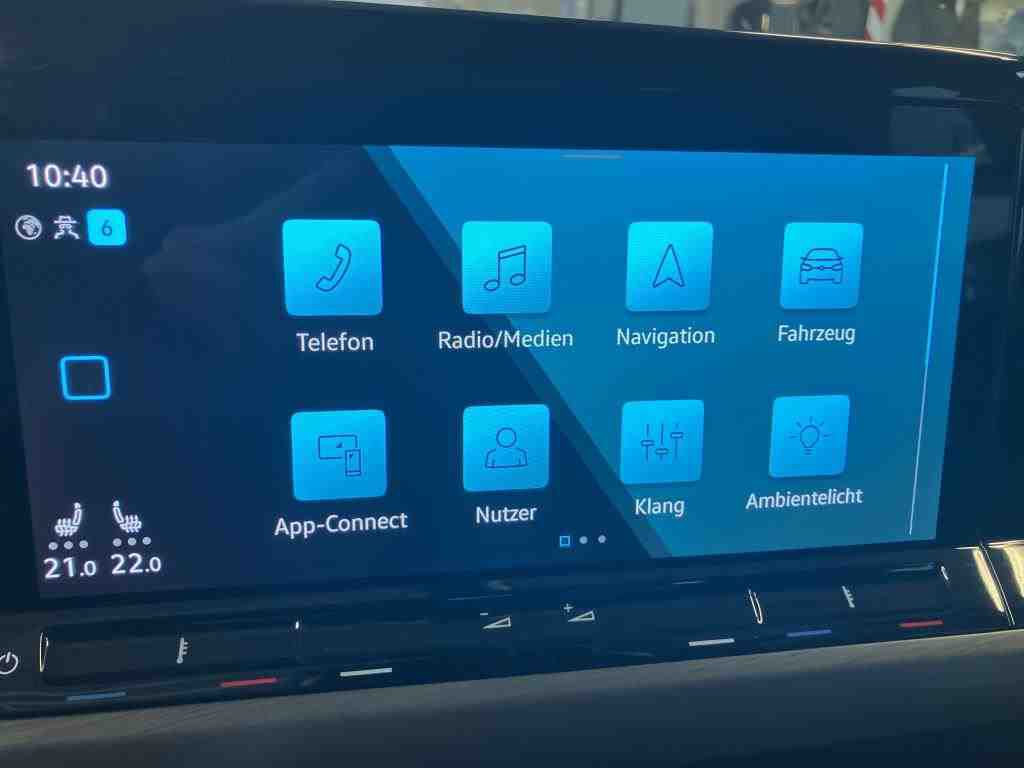 Fahrzeugabbildung Volkswagen Golf VIII Variant eTSI Style DSG LEDplus CarPlay AID ACC PDC SH