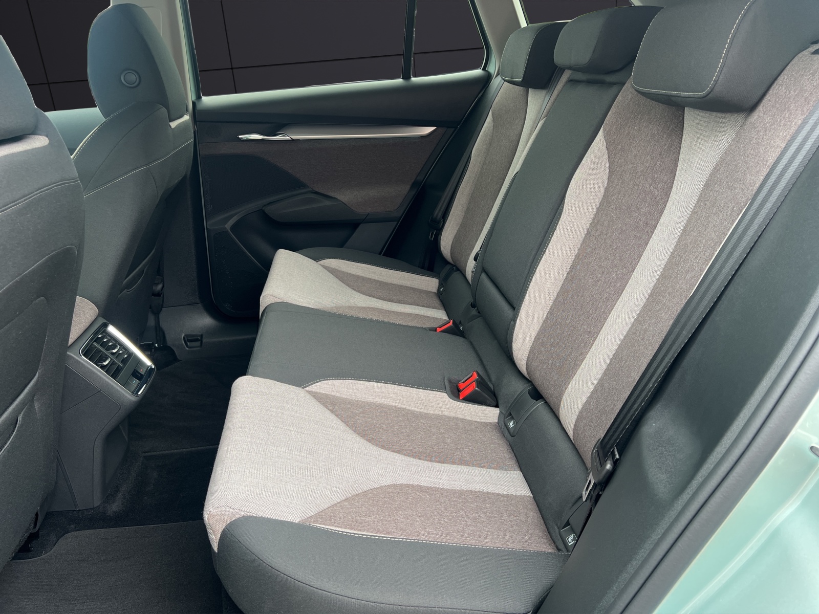 Fahrzeugabbildung SKODA Enyaq 60 Lodge Matrix Navi Wäpu ACC RFK SH 20