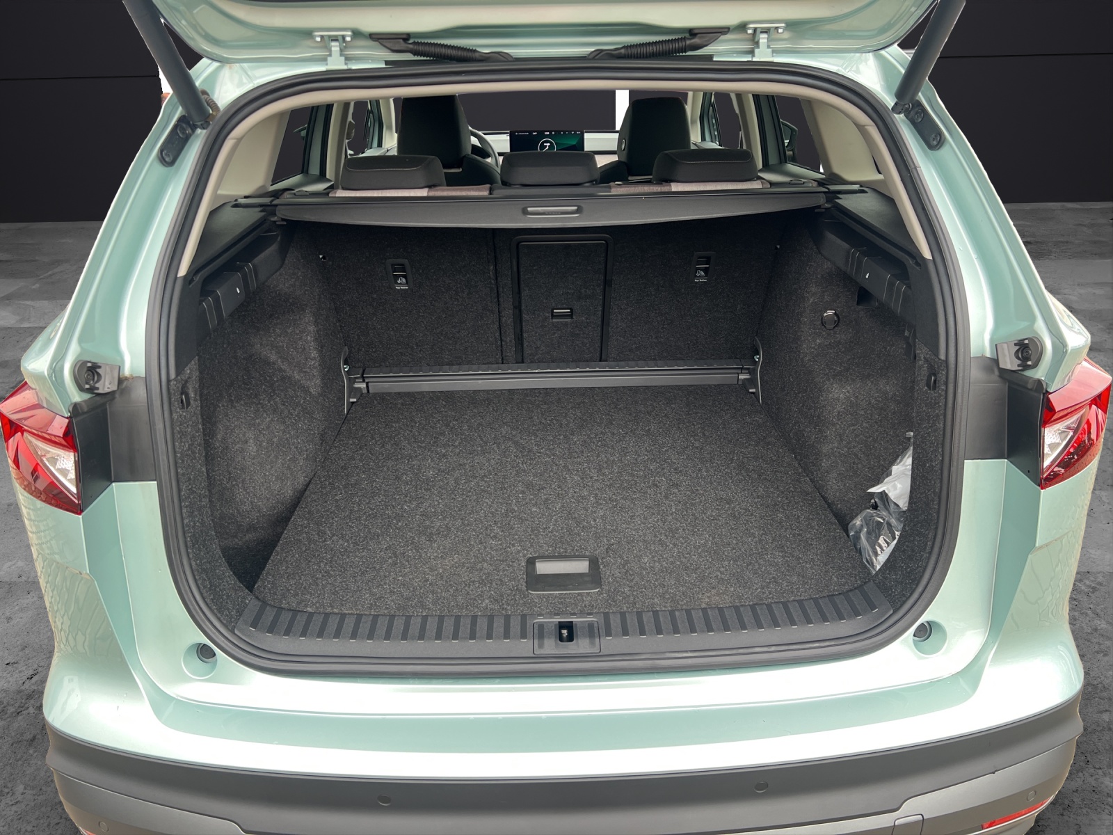 Fahrzeugabbildung SKODA Enyaq 60 Lodge Matrix Navi Wäpu ACC RFK SH 20