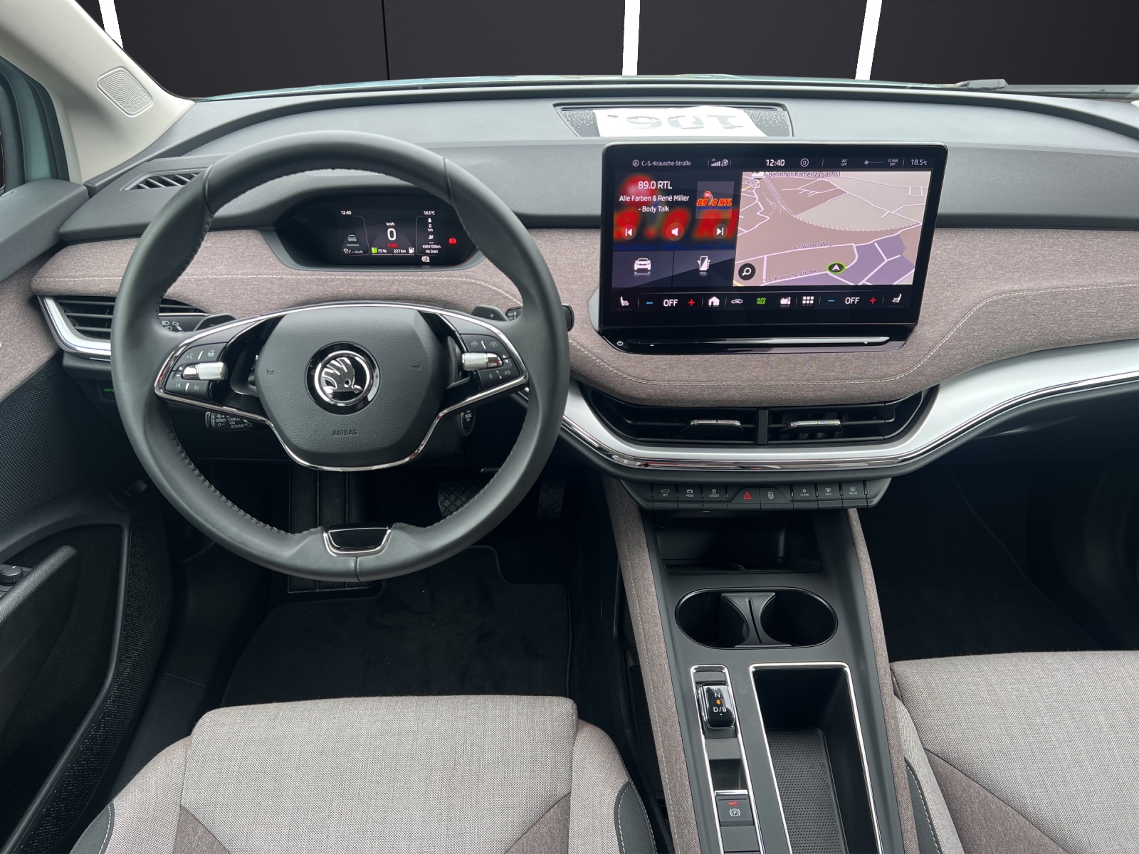 Fahrzeugabbildung SKODA Enyaq 60 Lodge Matrix Navi Wäpu ACC RFK SH 20