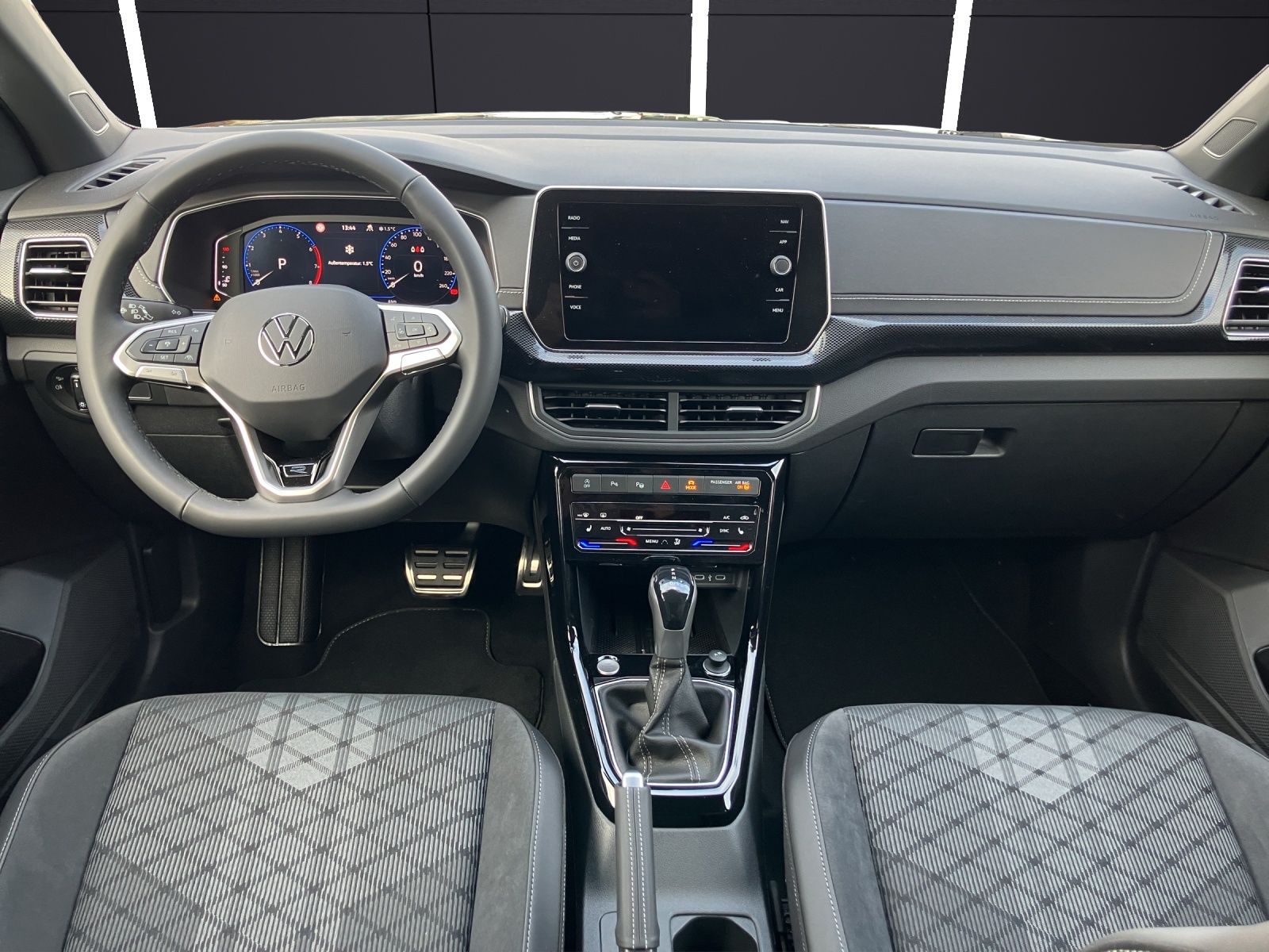 Fahrzeugabbildung Volkswagen T-Cross R-Line IQ.Light NAVI DAB + ACC