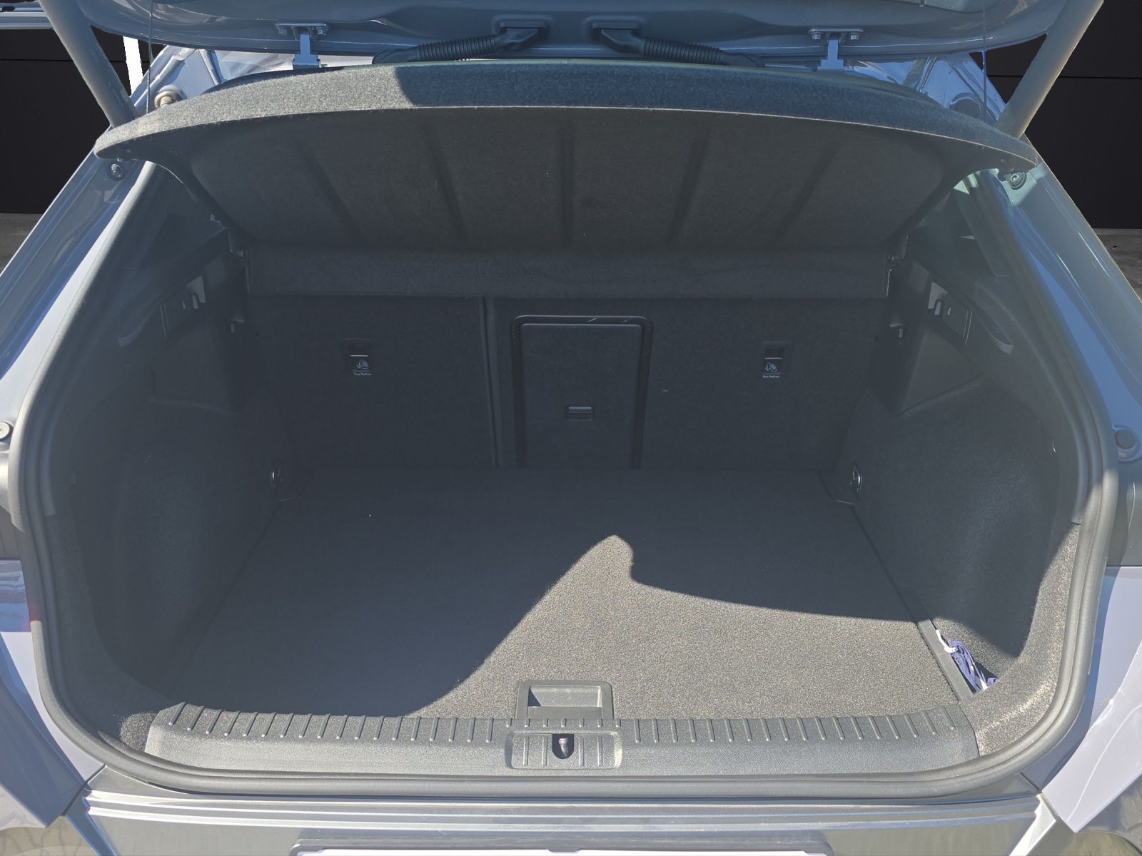 Fahrzeugabbildung CUPRA Formentor VZ 2.0TSI DSG 4Drive LED AHK Navi AID Pano ACC RFK Beats SHZ 19