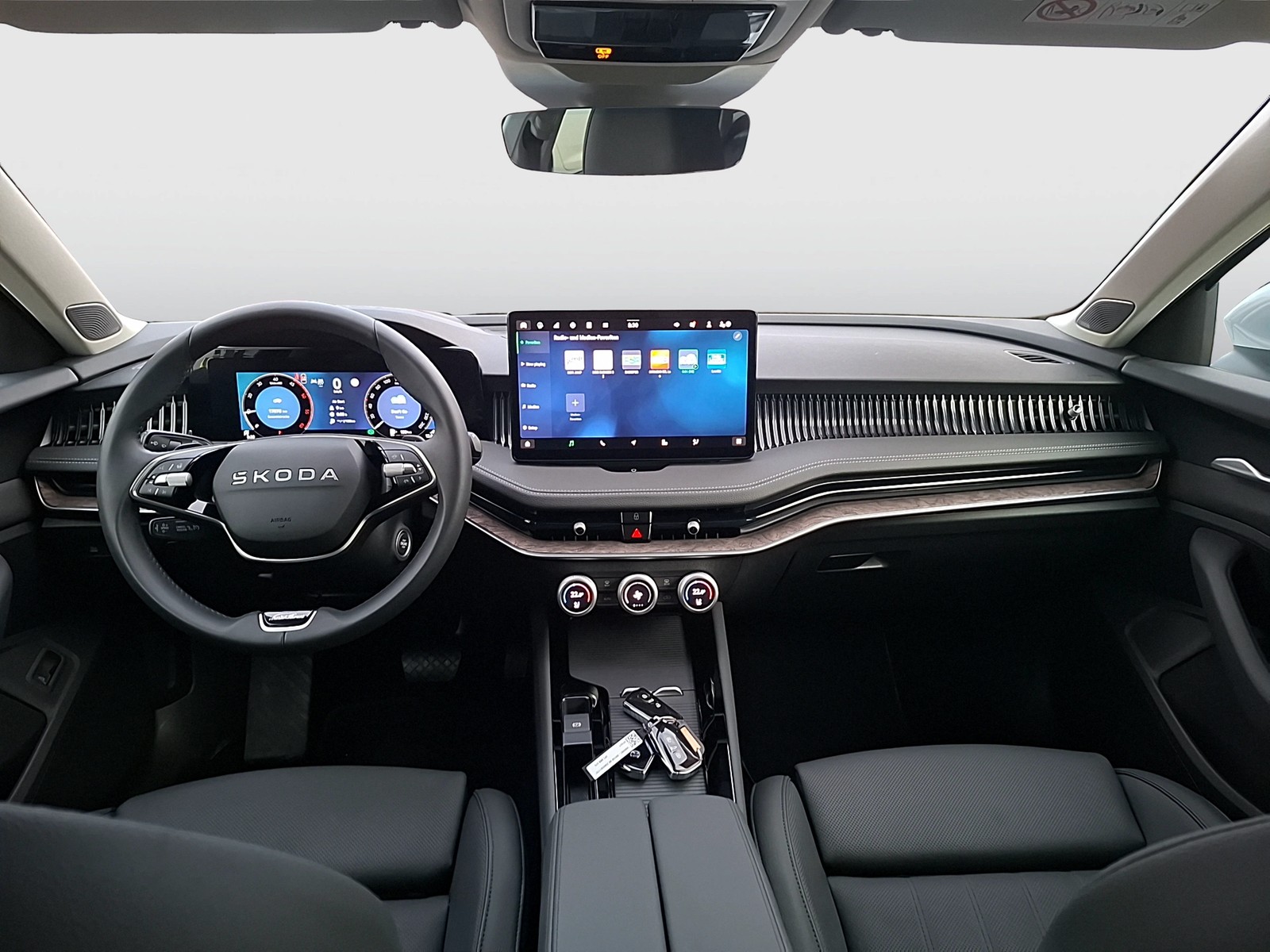 Fahrzeugabbildung SKODA Superb Combi TDI L&K DSG Matrix AHK Navi VC Pano HUD ACC RFK Canton SH