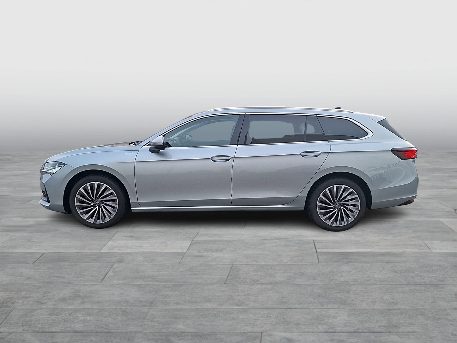Fahrzeugabbildung SKODA Superb Combi TDI L&K DSG Matrix AHK Navi VC Pano HUD ACC RFK Canton SH