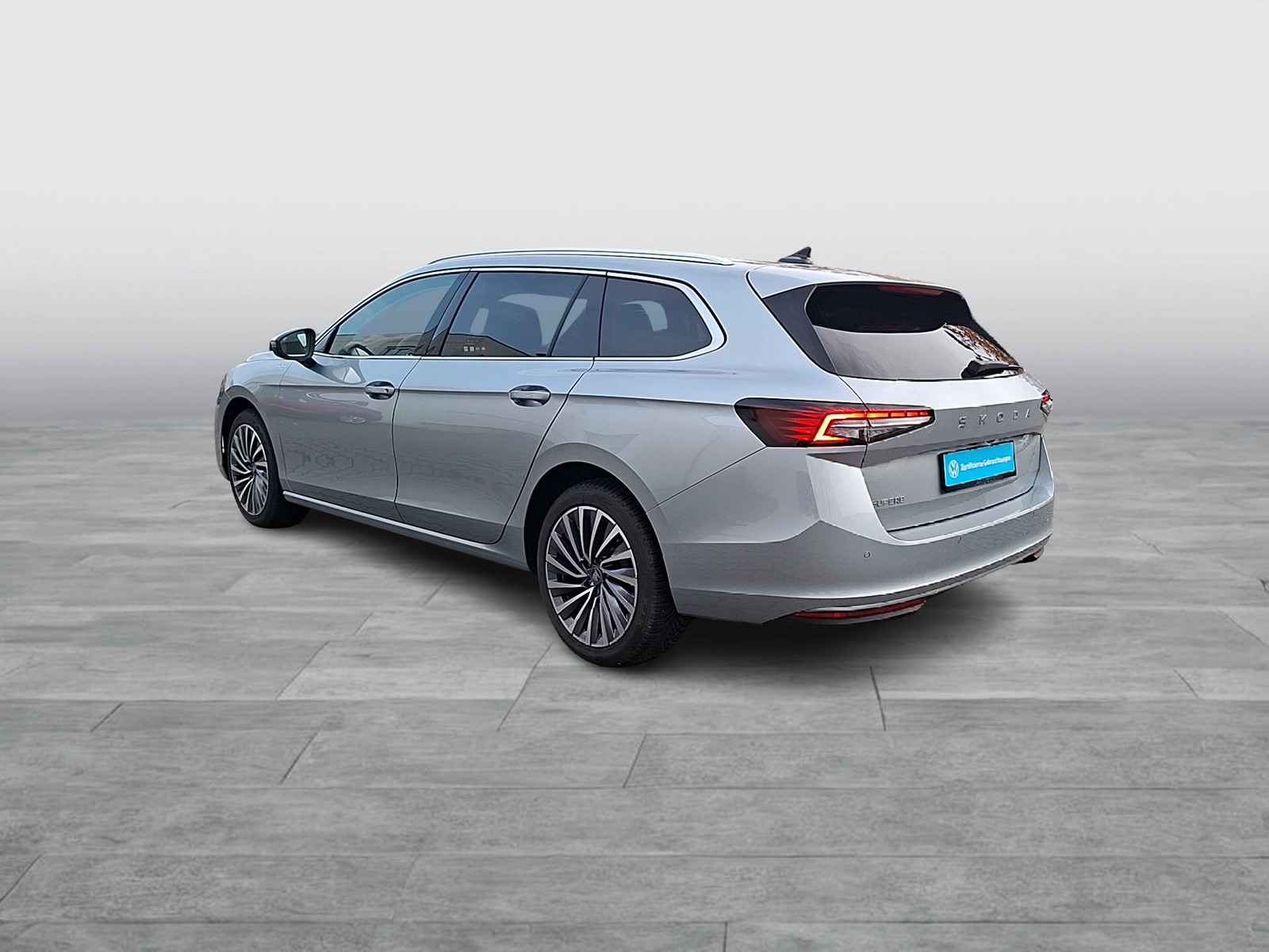 Fahrzeugabbildung SKODA Superb Combi TDI L&K DSG Matrix AHK Navi VC Pano HUD ACC RFK Canton SH