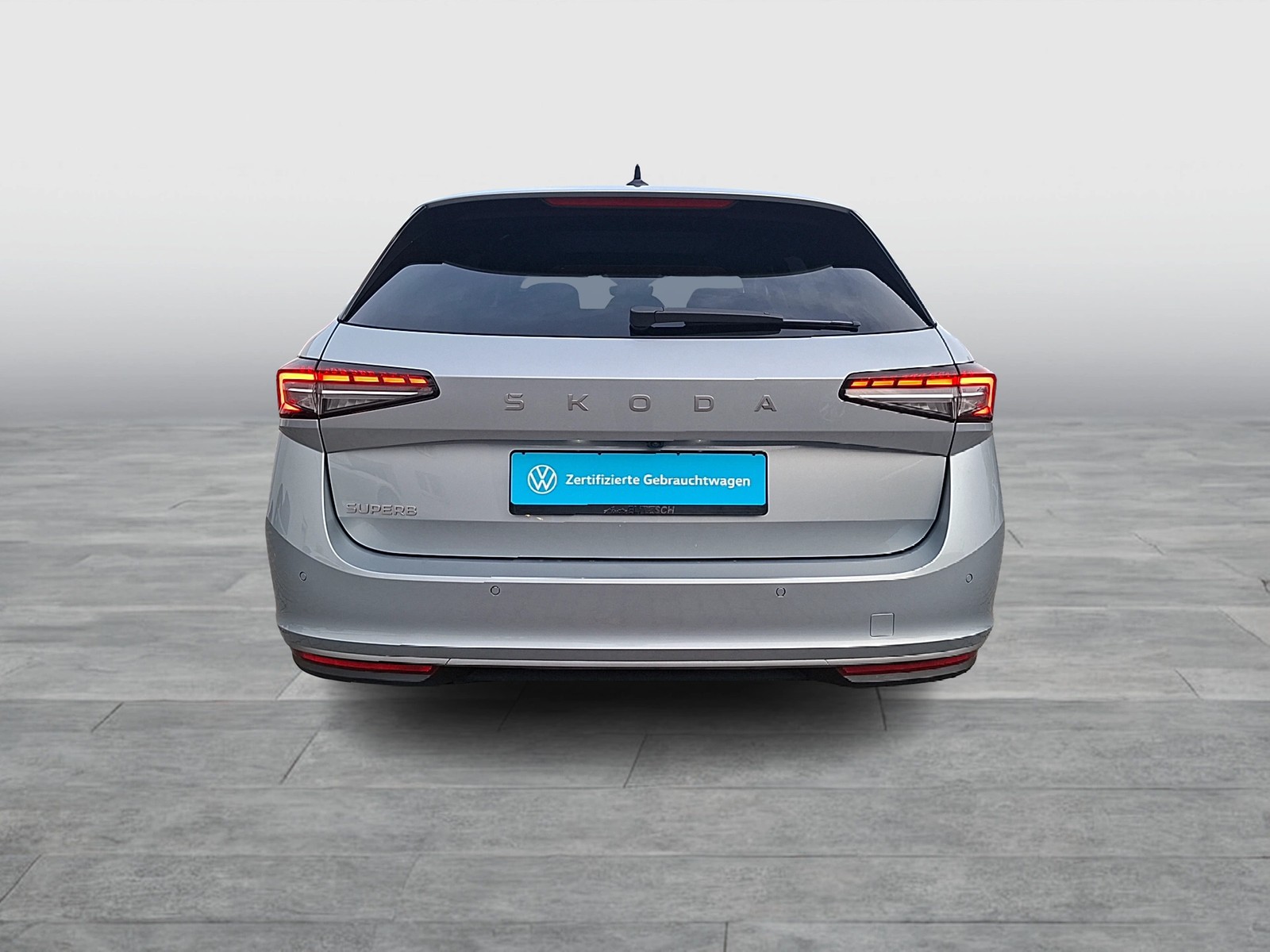 Fahrzeugabbildung SKODA Superb Combi TDI L&K DSG Matrix AHK Navi VC Pano HUD ACC RFK Canton SH
