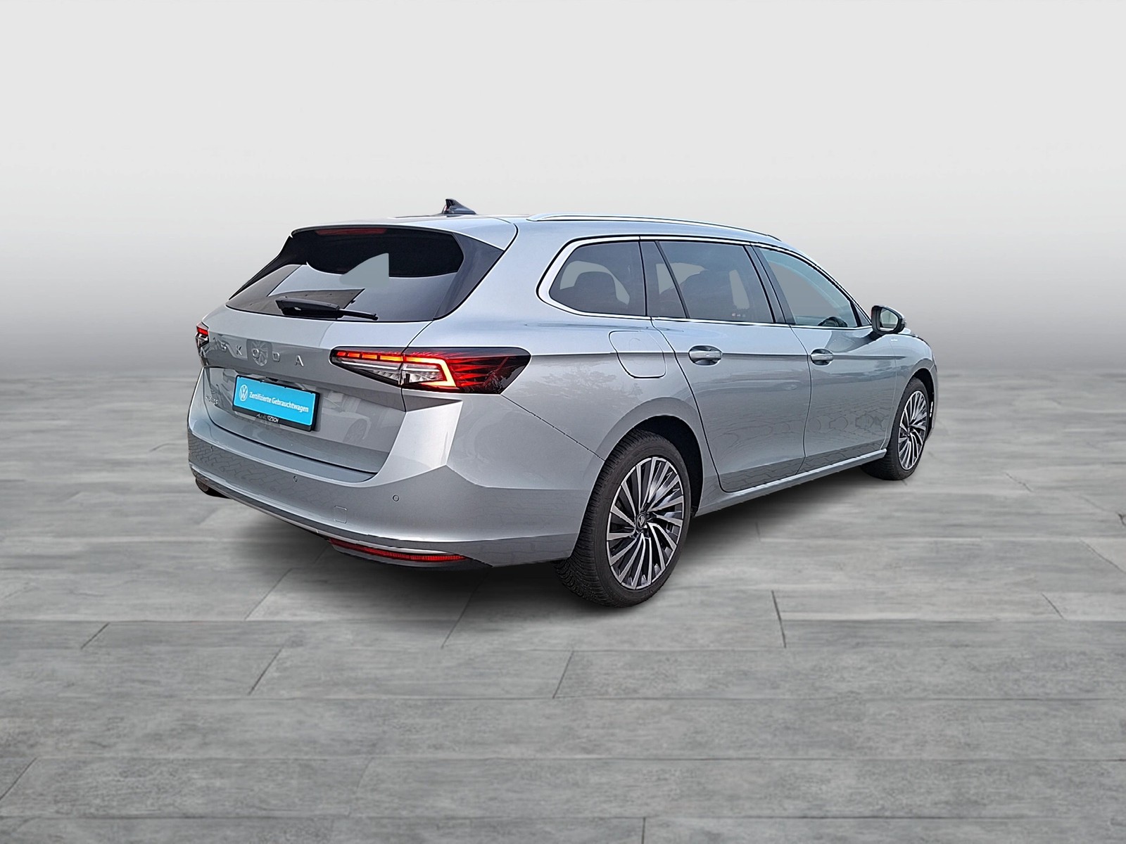 Fahrzeugabbildung SKODA Superb Combi TDI L&K DSG Matrix AHK Navi VC Pano HUD ACC RFK Canton SH