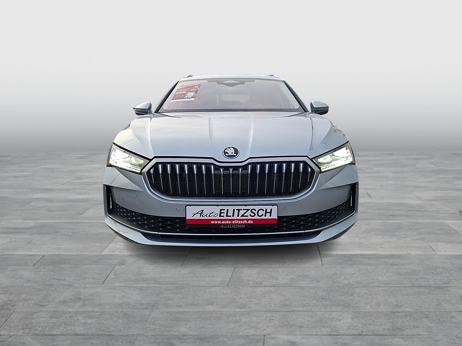 Fahrzeugabbildung SKODA Superb Combi TDI L&K DSG Matrix AHK Navi VC Pano HUD ACC RFK Canton SH