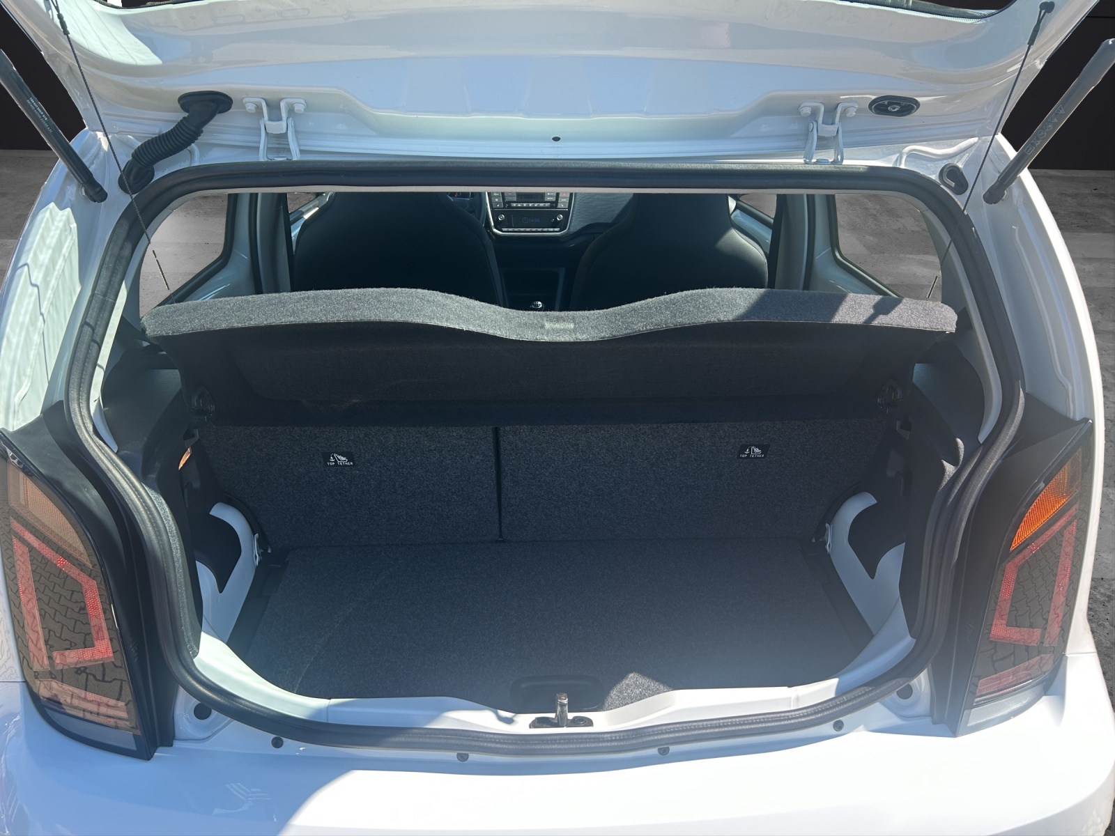 Fahrzeugabbildung Volkswagen up! GRA NSW REAR VIEW CLIMATRONIC