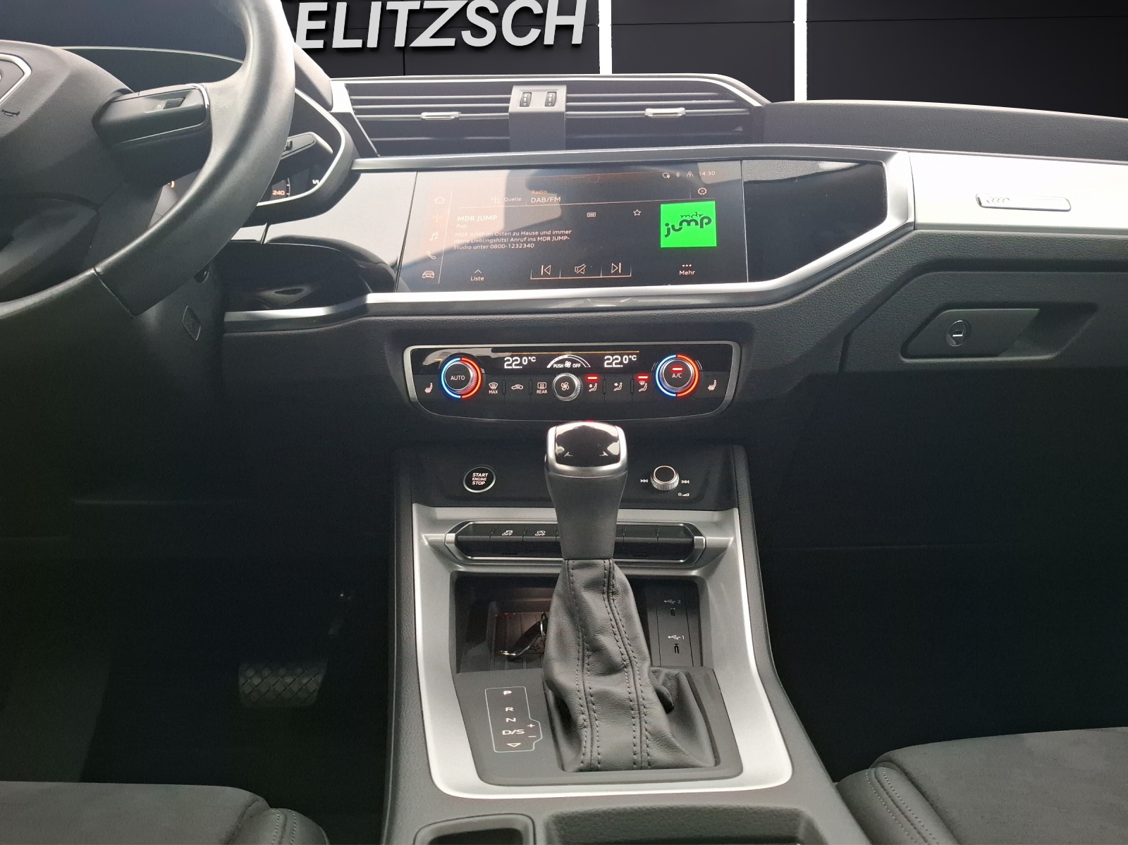 Fahrzeugabbildung Audi Q3 35 TFSI S-tronic AVC APP PDC SH 18