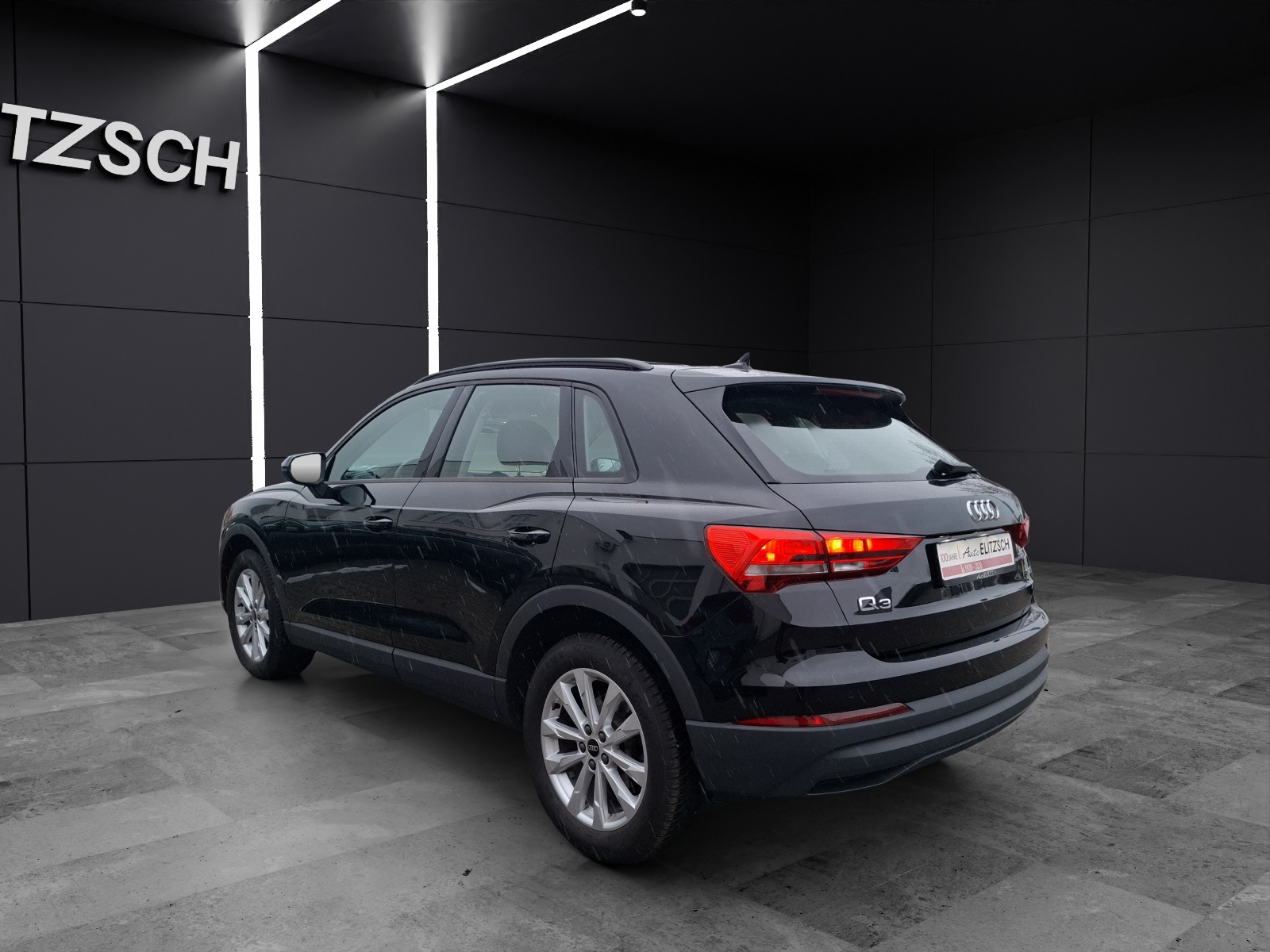 Fahrzeugabbildung Audi Q3 35 TFSI S-tronic AVC APP PDC SH 18