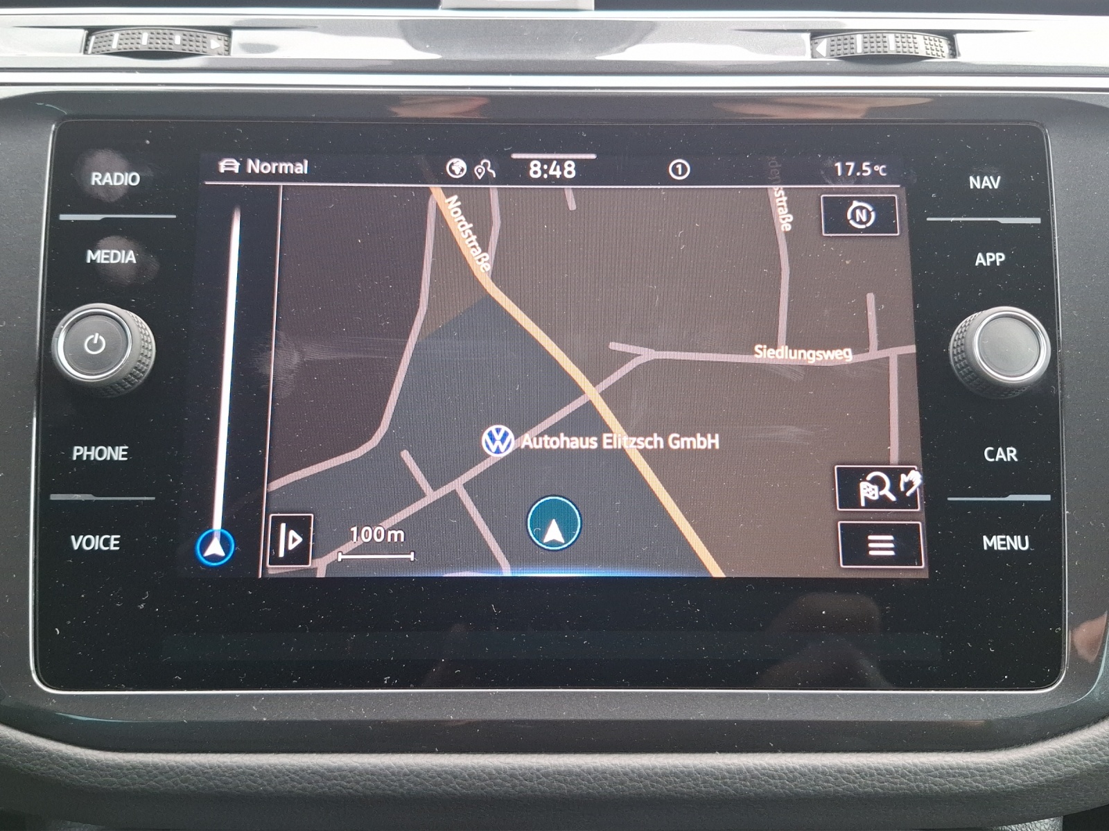 Fahrzeugabbildung Volkswagen Tiguan TSI Active DSG LED Navi ACC RFK SH 18