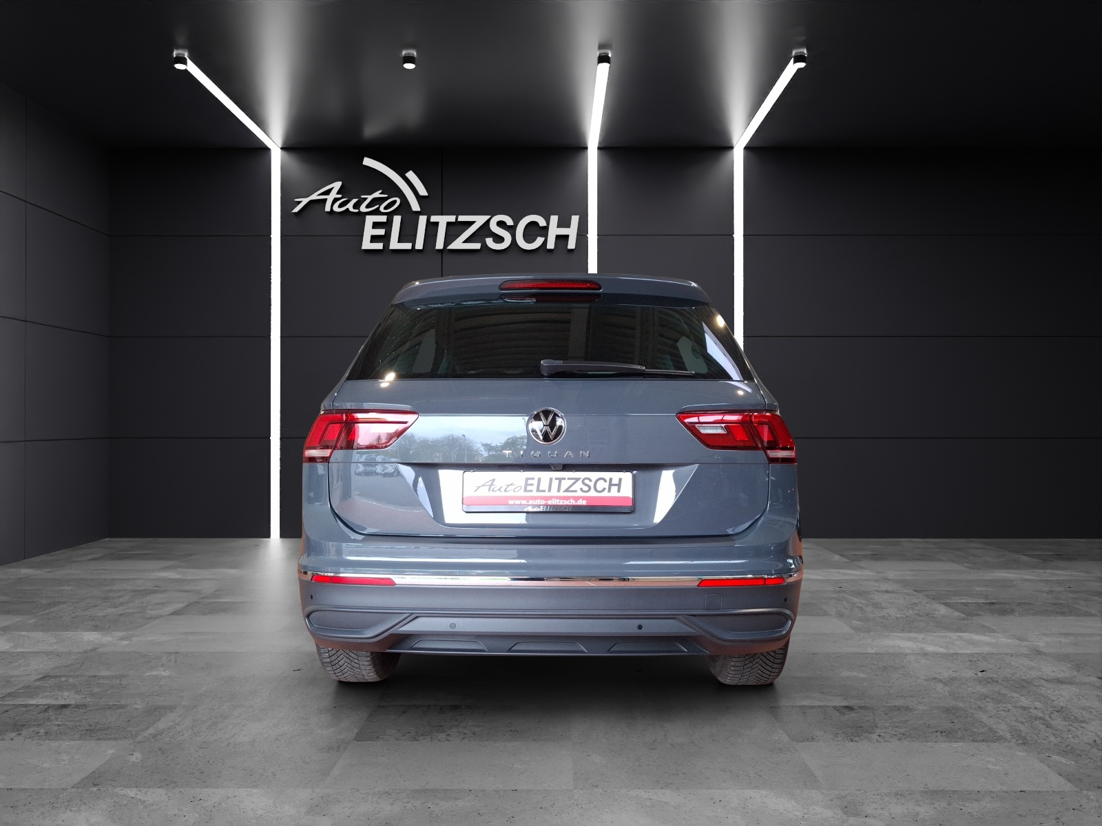 Fahrzeugabbildung Volkswagen Tiguan TSI Active DSG LED Navi ACC RFK SH 18