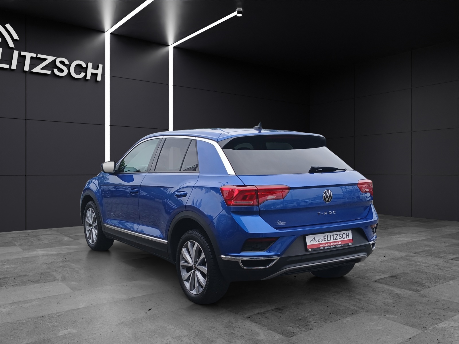 Fahrzeugabbildung Volkswagen T-Roc TSI Style LED AHK Navi ACC RFK SHZ