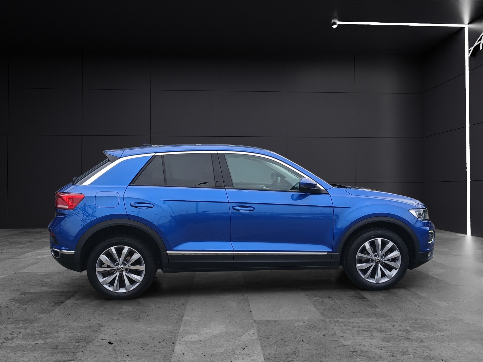 Fahrzeugabbildung Volkswagen T-Roc TSI Style LED AHK Navi ACC RFK SHZ