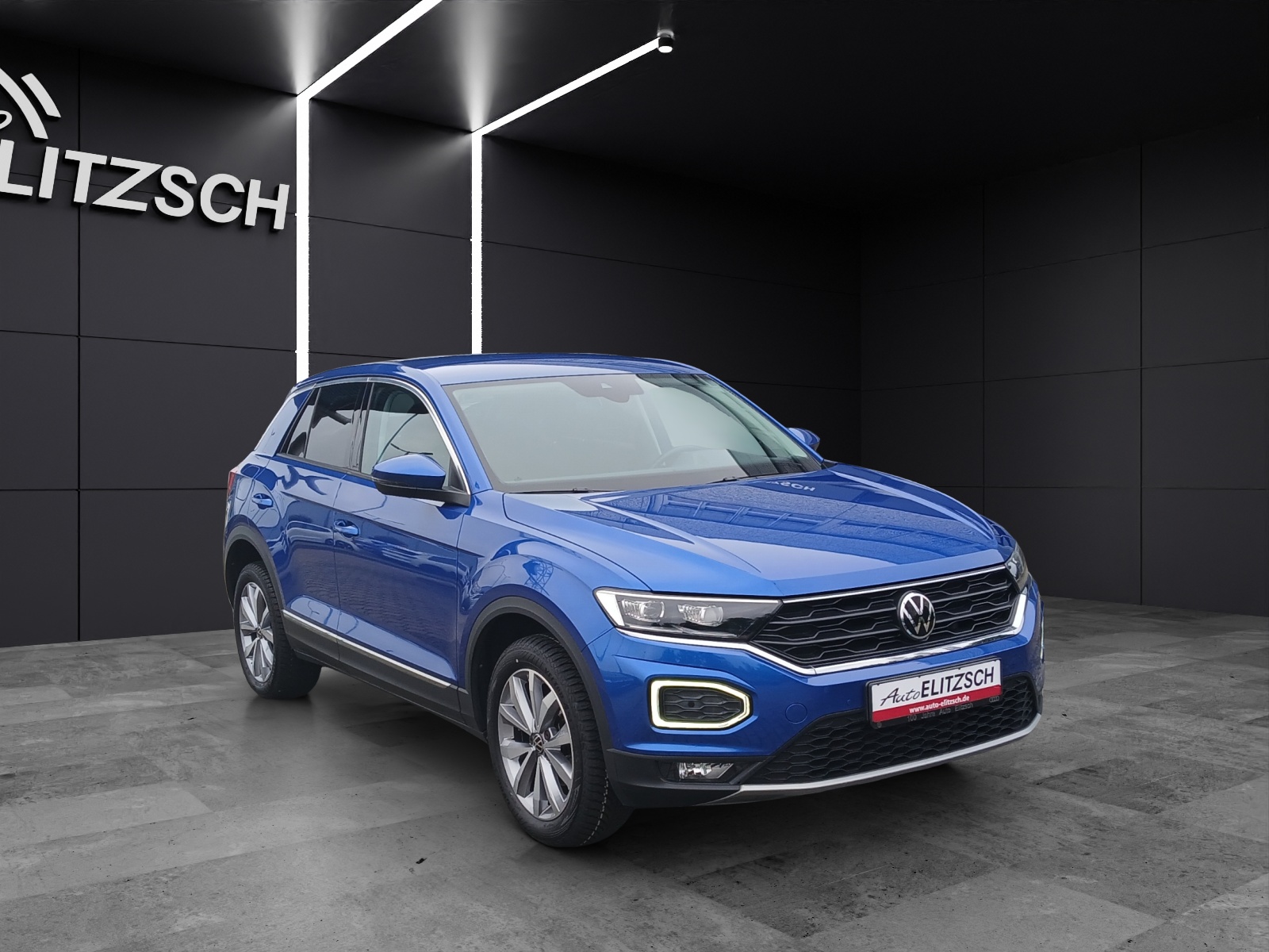 Fahrzeugabbildung Volkswagen T-Roc TSI Style LED AHK Navi ACC RFK SHZ